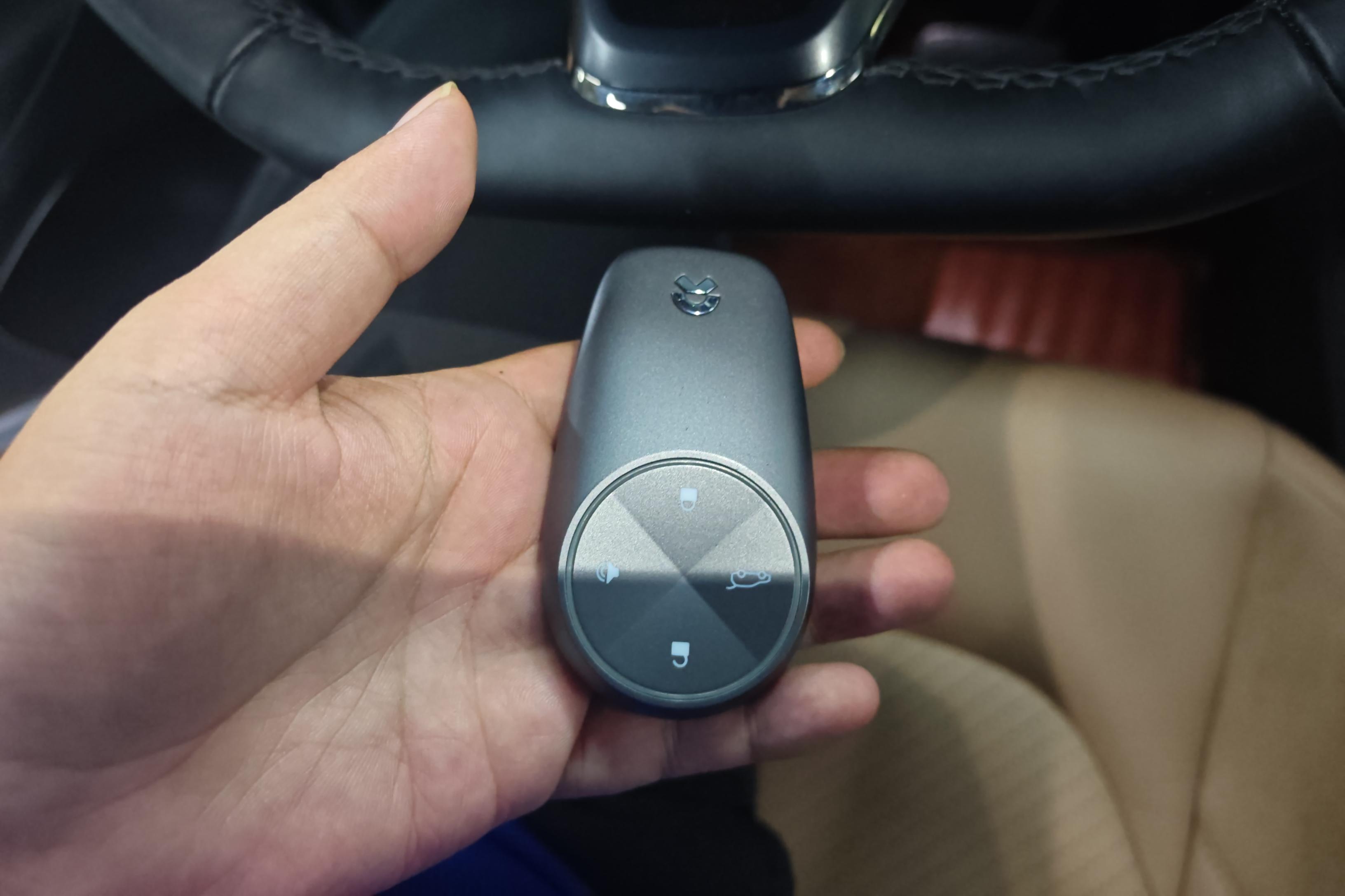 蔚来ES6 2019款 70kWh420km四驱 纯电动 运动版420KM 