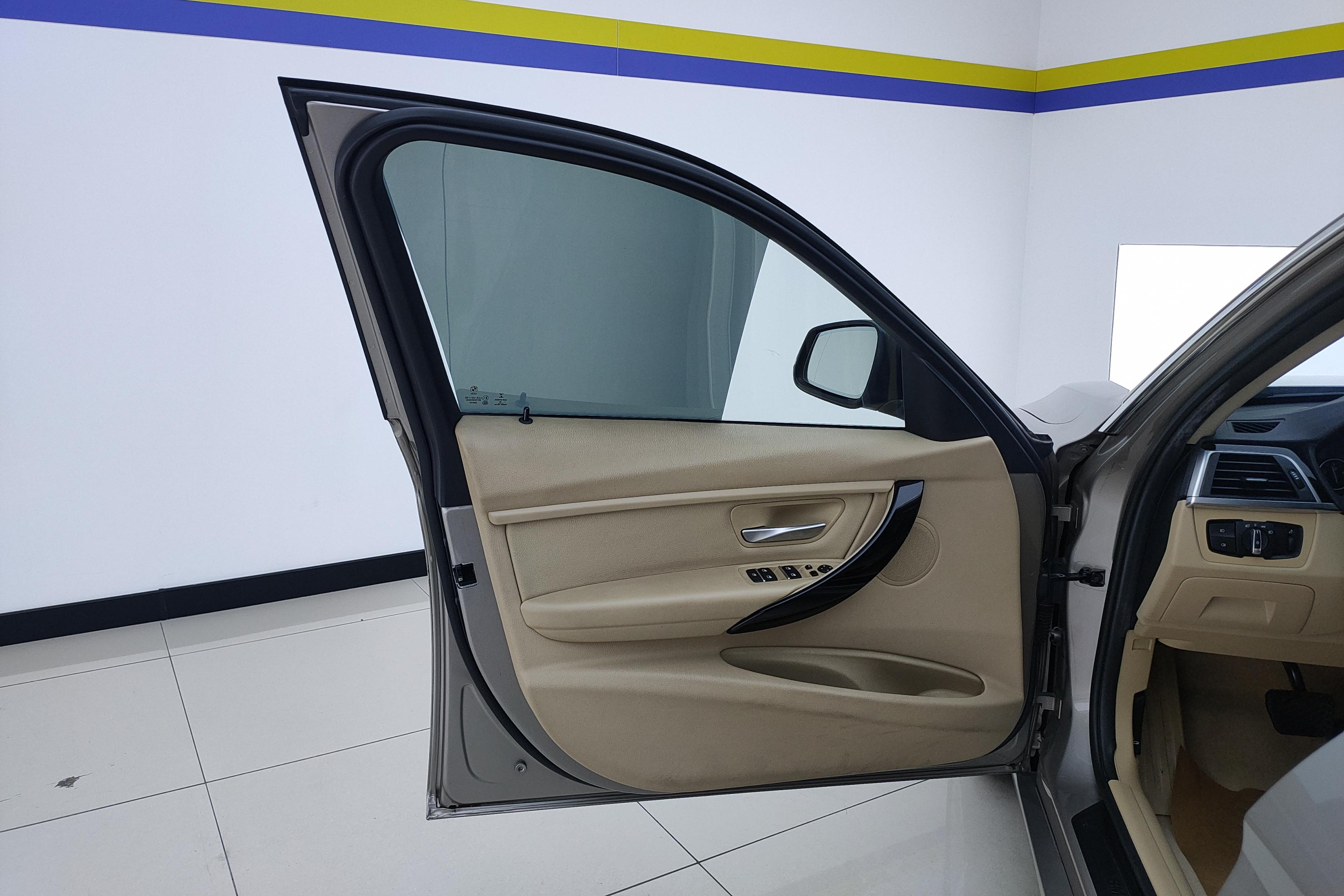 宝马3系 320Li 2016款 2.0T 自动 后驱 时尚型 (国Ⅴ) 