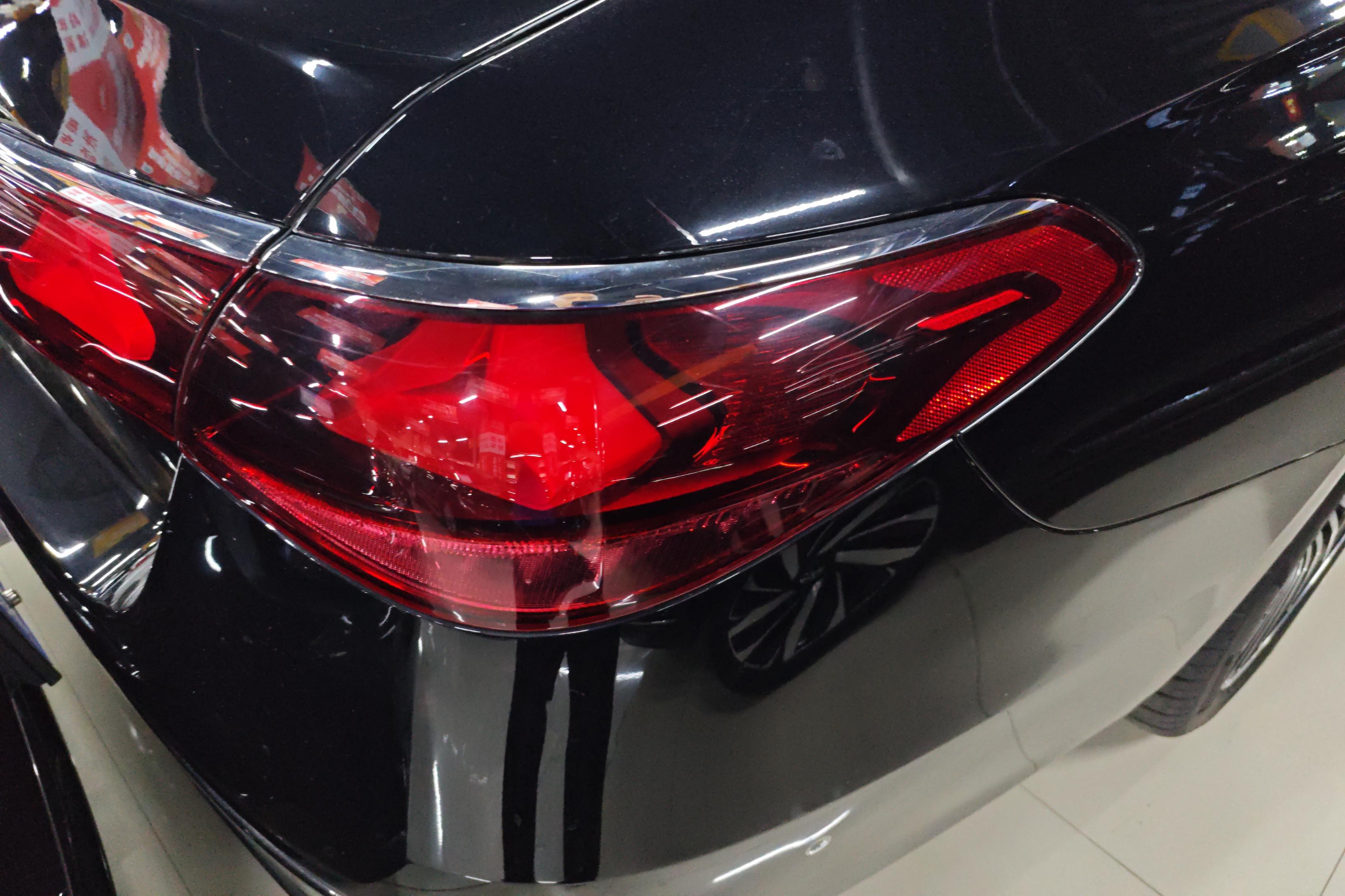 奔驰E级 E300L 2024款 2.0T 自动 后驱 时尚型 (国Ⅵ) 