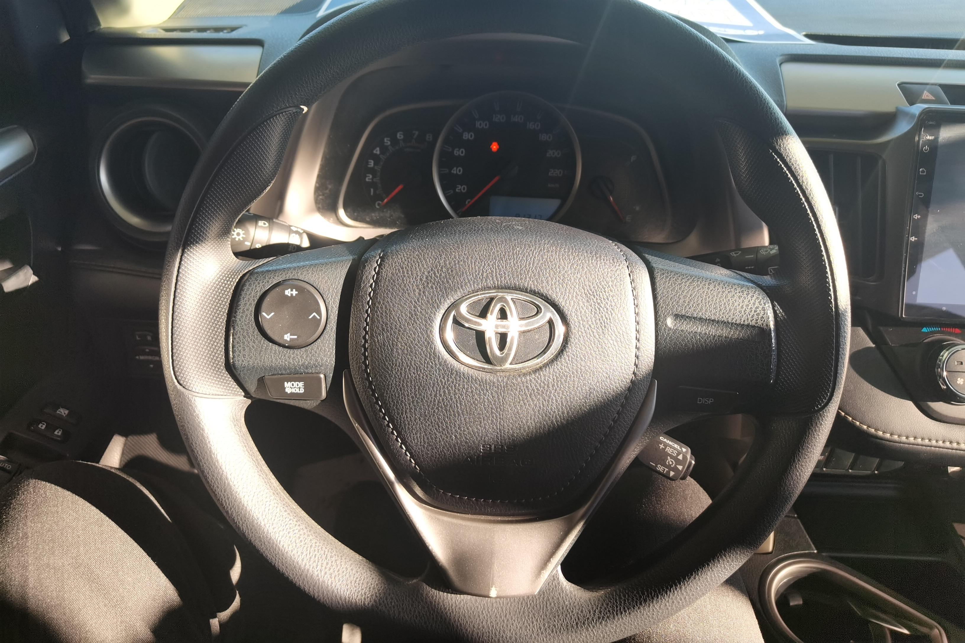 丰田RAV4 2019款 2.0L 自动 前驱 先锋版 (国Ⅵ) 