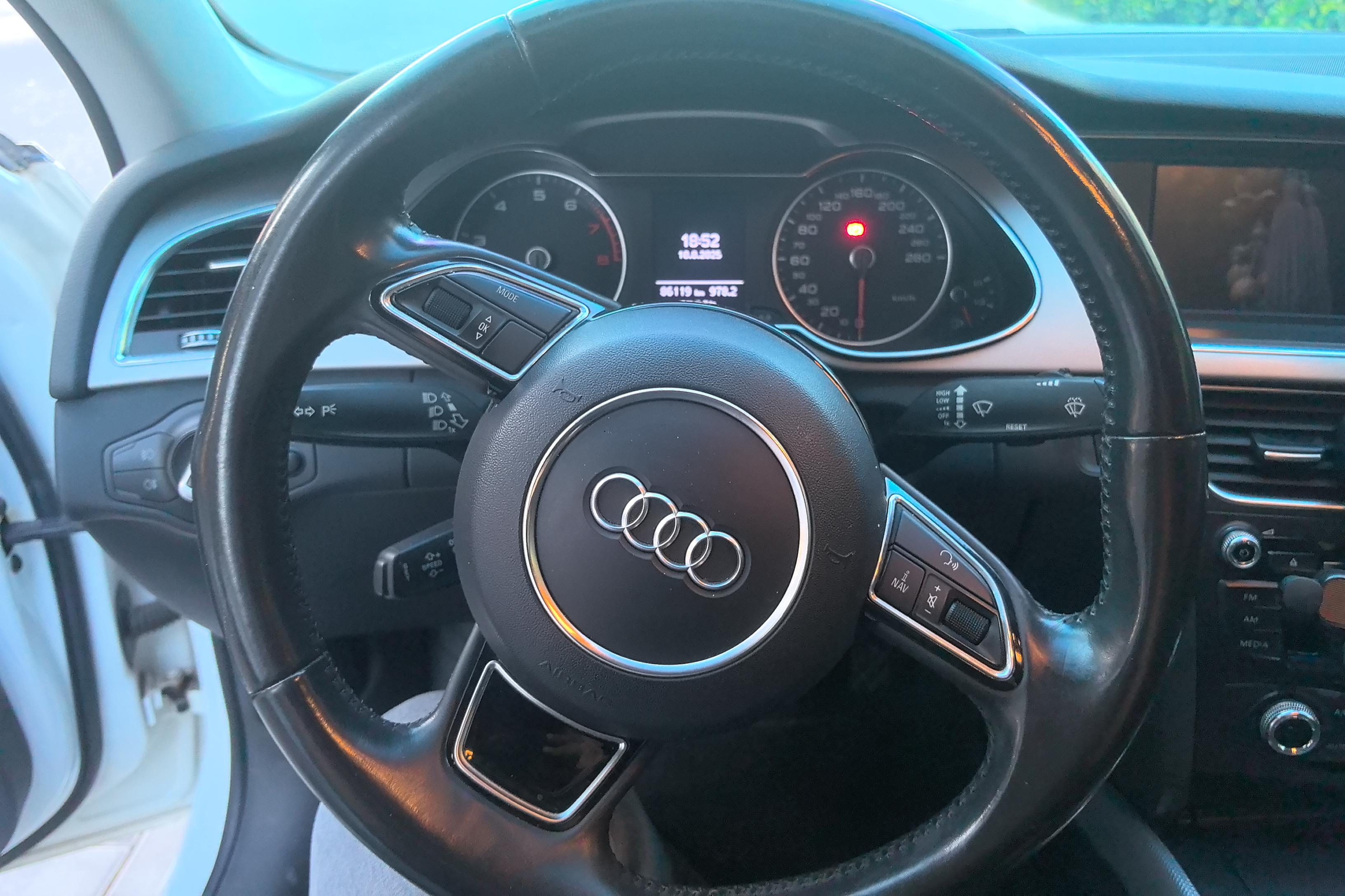 奥迪A4L 35TFSI 2015款 2.0T 自动 前驱 标准型 (国Ⅳ) 