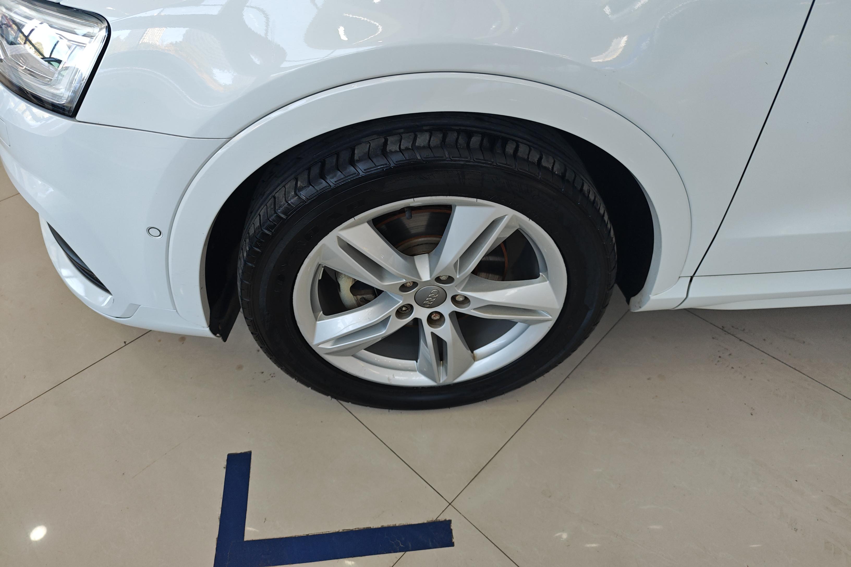 奥迪Q3 35TFSI 2018款 2.0T 自动 四驱 运动型30周年纪念版 (国Ⅴ) 