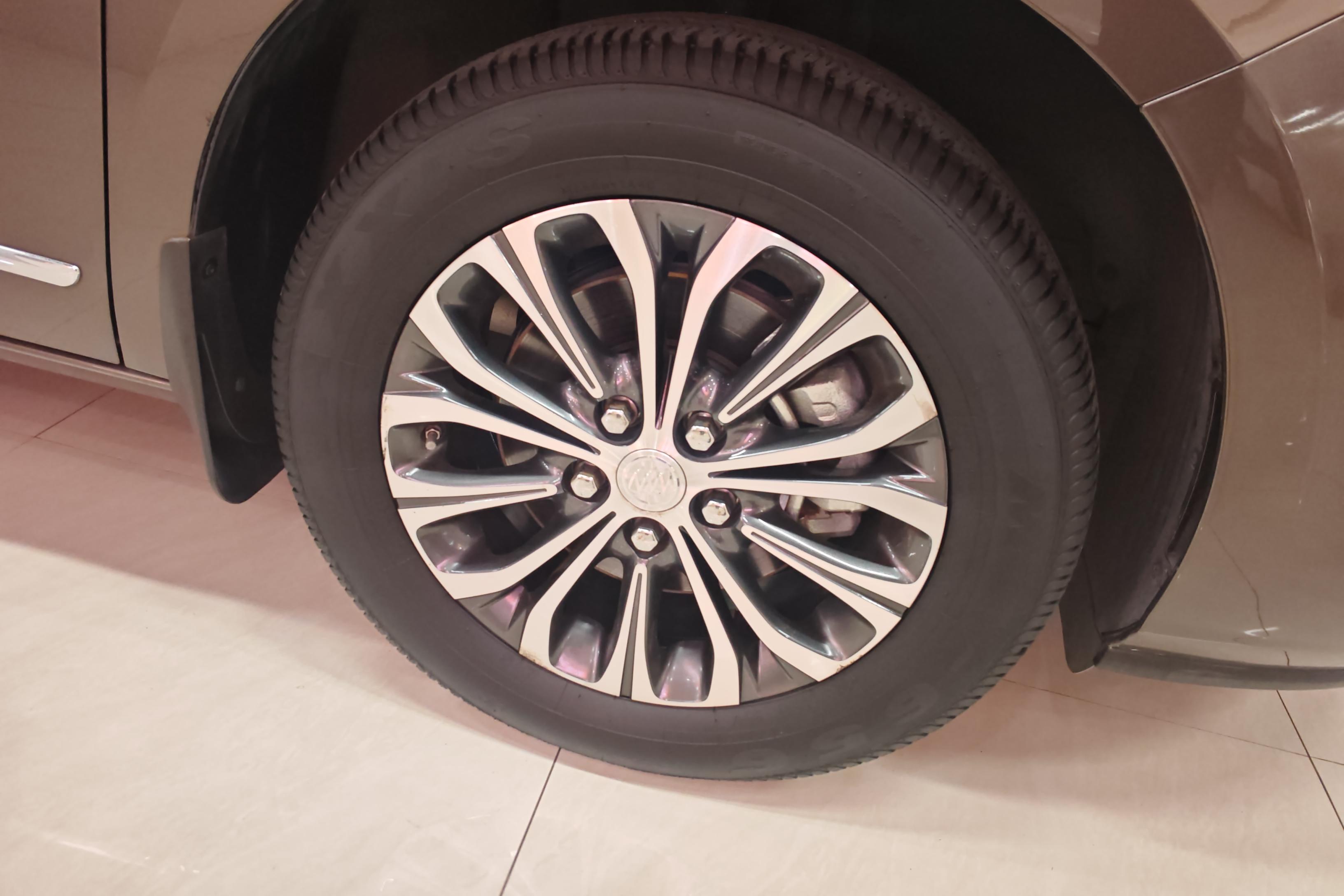 别克GL8 陆上公务舱 2021款 2.0T 自动 前驱 7座 652T豪华型 (国Ⅵ) 