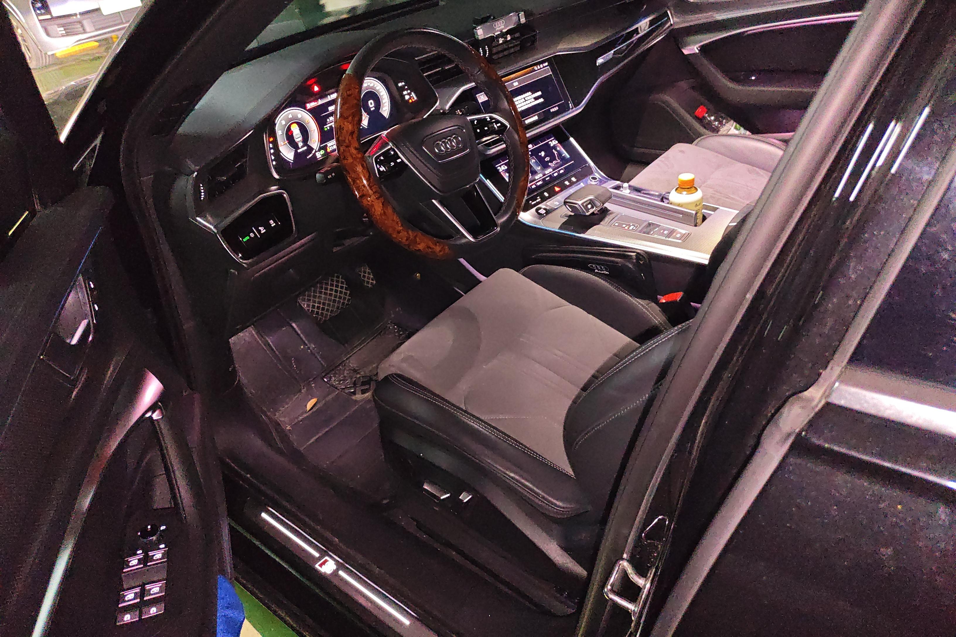 奥迪A6L 40TFSI 2024款 2.0T 自动 前驱 豪华动感型 (国Ⅵ) 