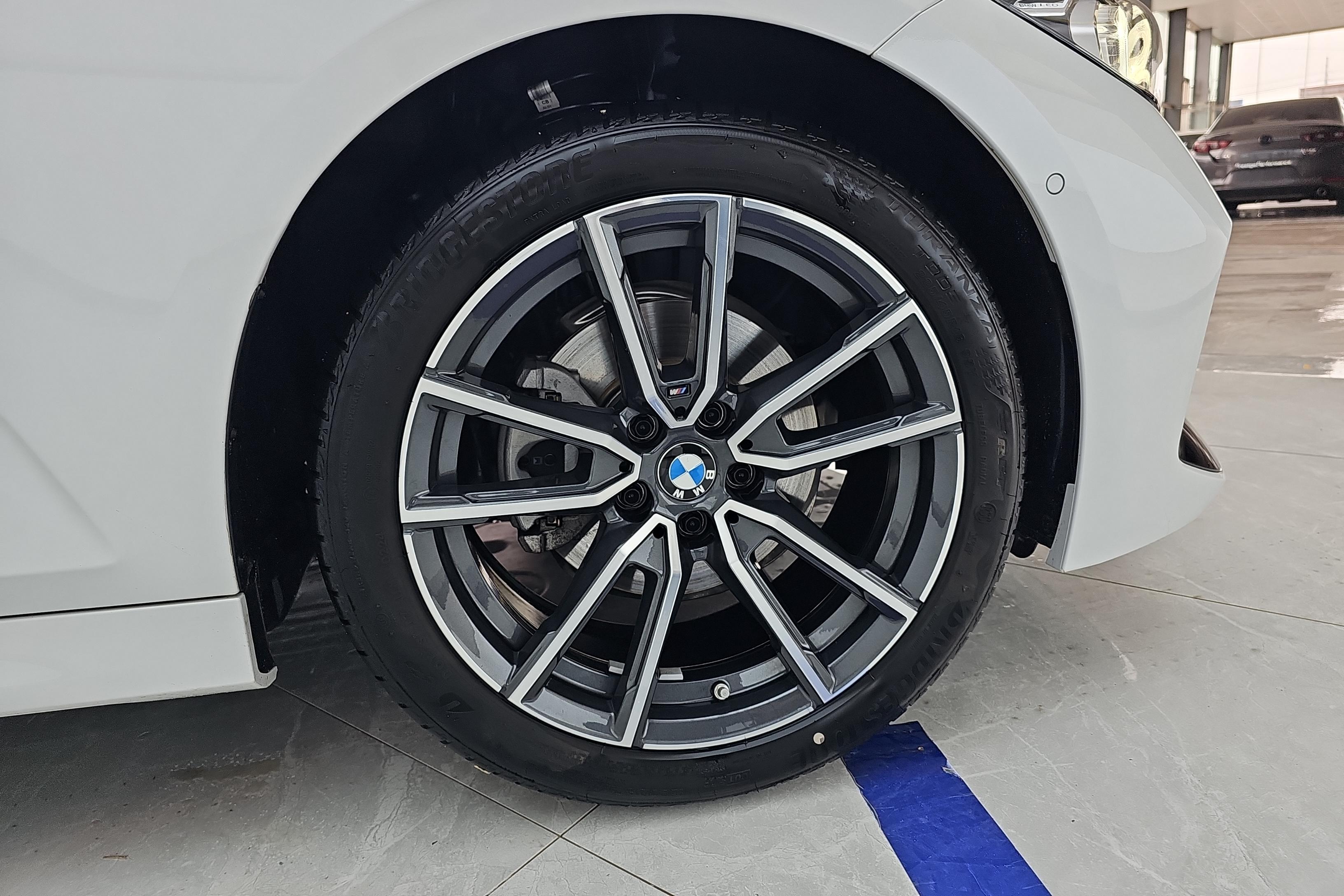 宝马3系 325Li 2024款 2.0T 自动 后驱 M运动套装 (国Ⅵ) 