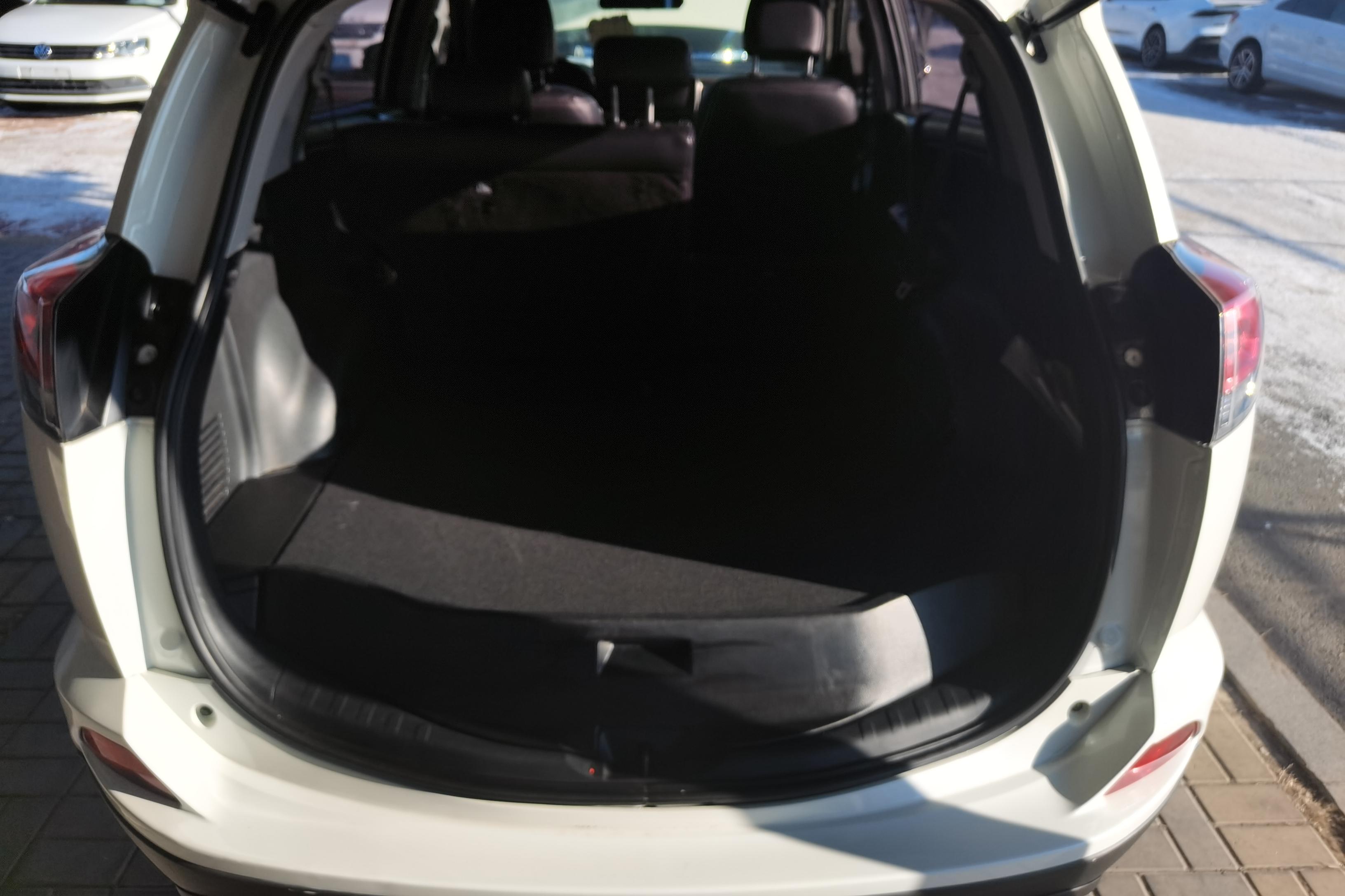 丰田RAV4 2019款 2.0L 自动 前驱 先锋版 (国Ⅵ) 