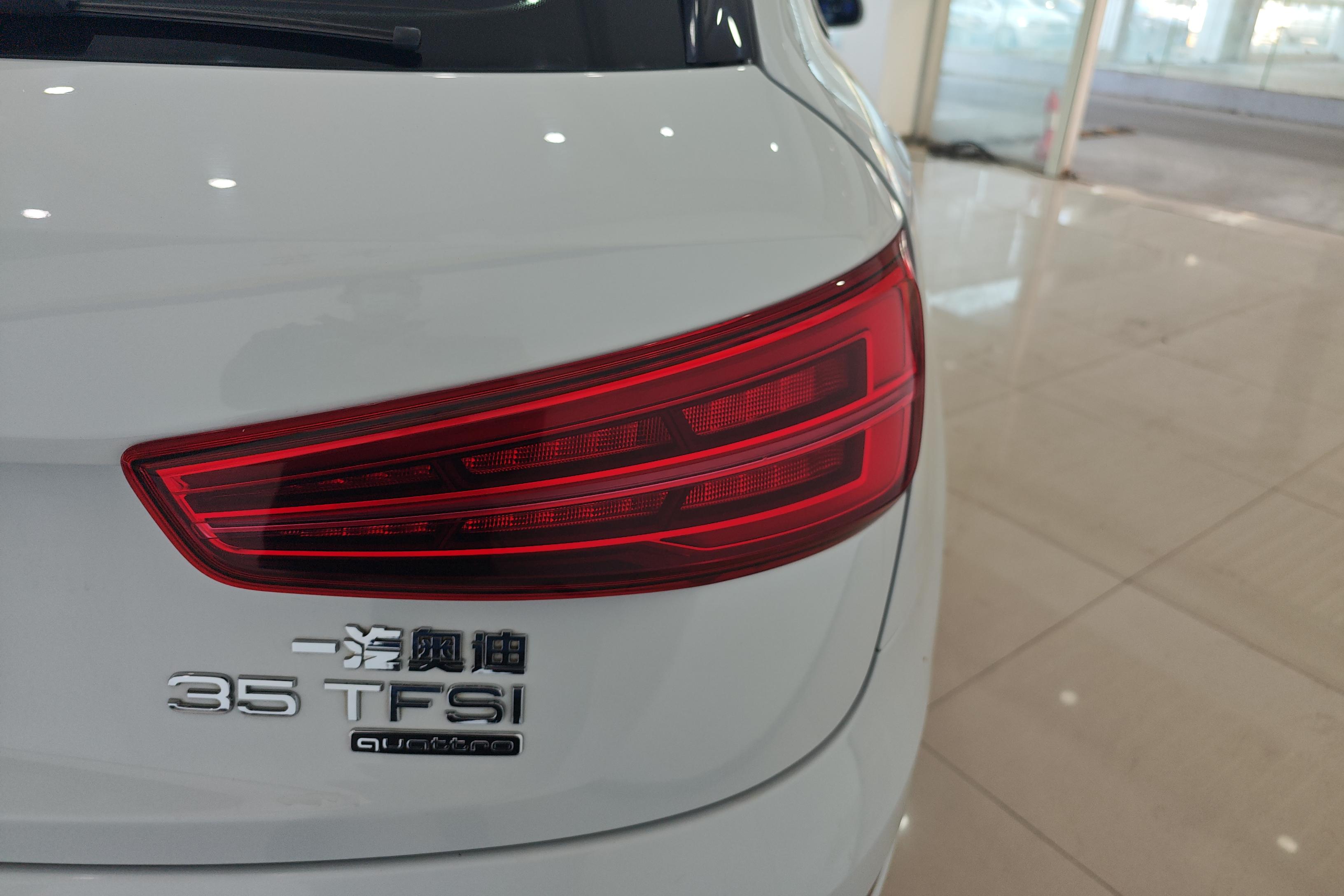 奥迪Q3 35TFSI 2018款 2.0T 自动 四驱 运动型30周年纪念版 (国Ⅴ) 