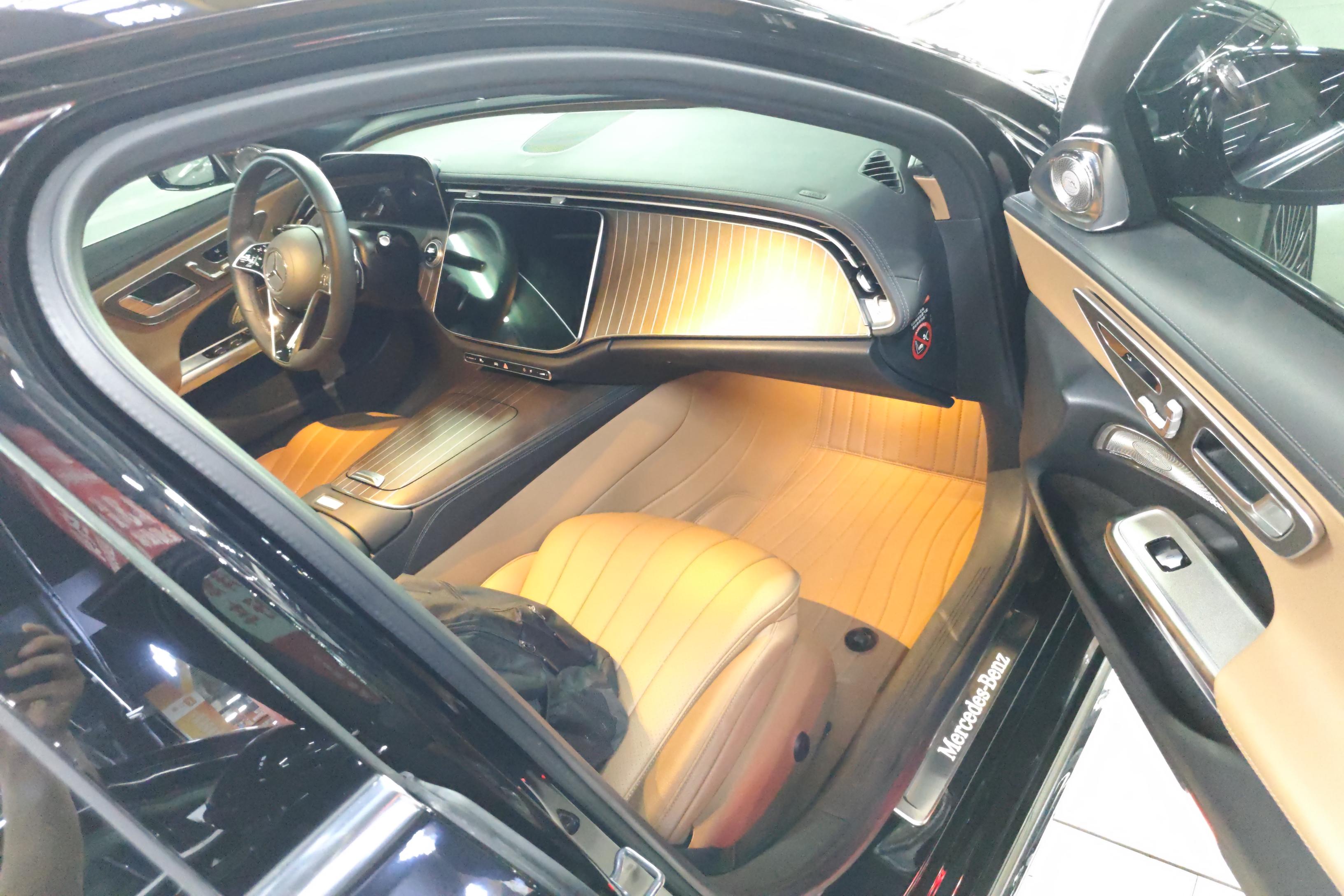 奔驰E级 E300L 2024款 2.0T 自动 后驱 时尚型 (国Ⅵ) 
