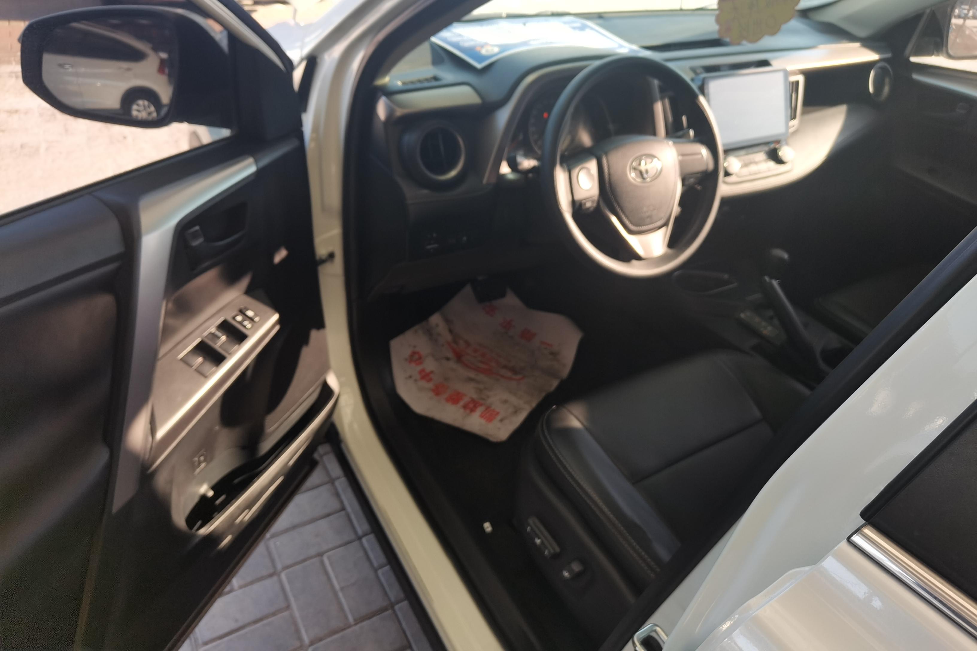 丰田RAV4 2019款 2.0L 自动 前驱 先锋版 (国Ⅵ) 