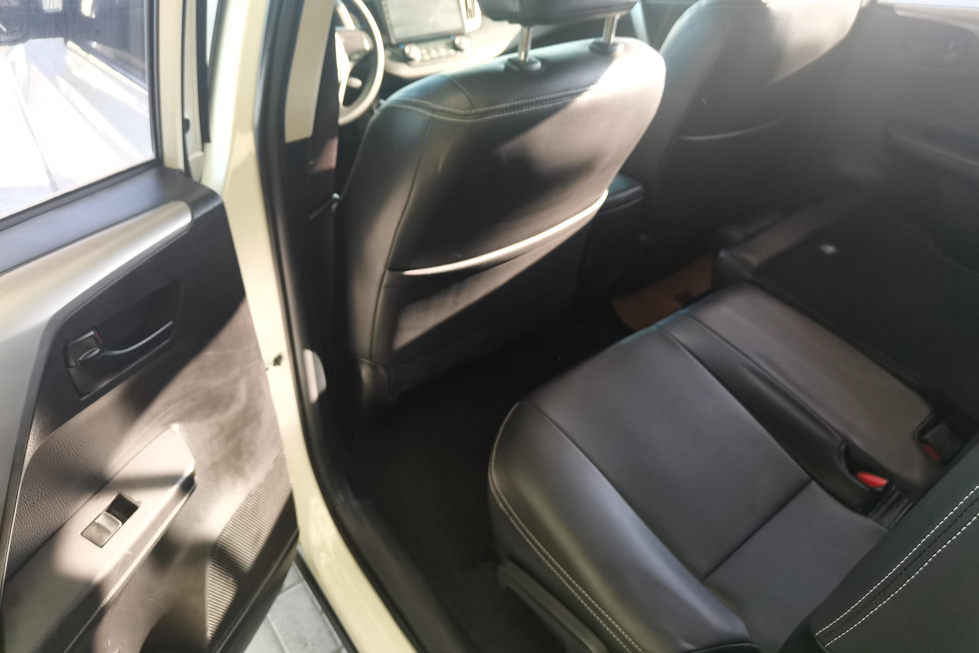 丰田RAV4 2019款 2.0L 自动 前驱 先锋版 (国Ⅵ) 