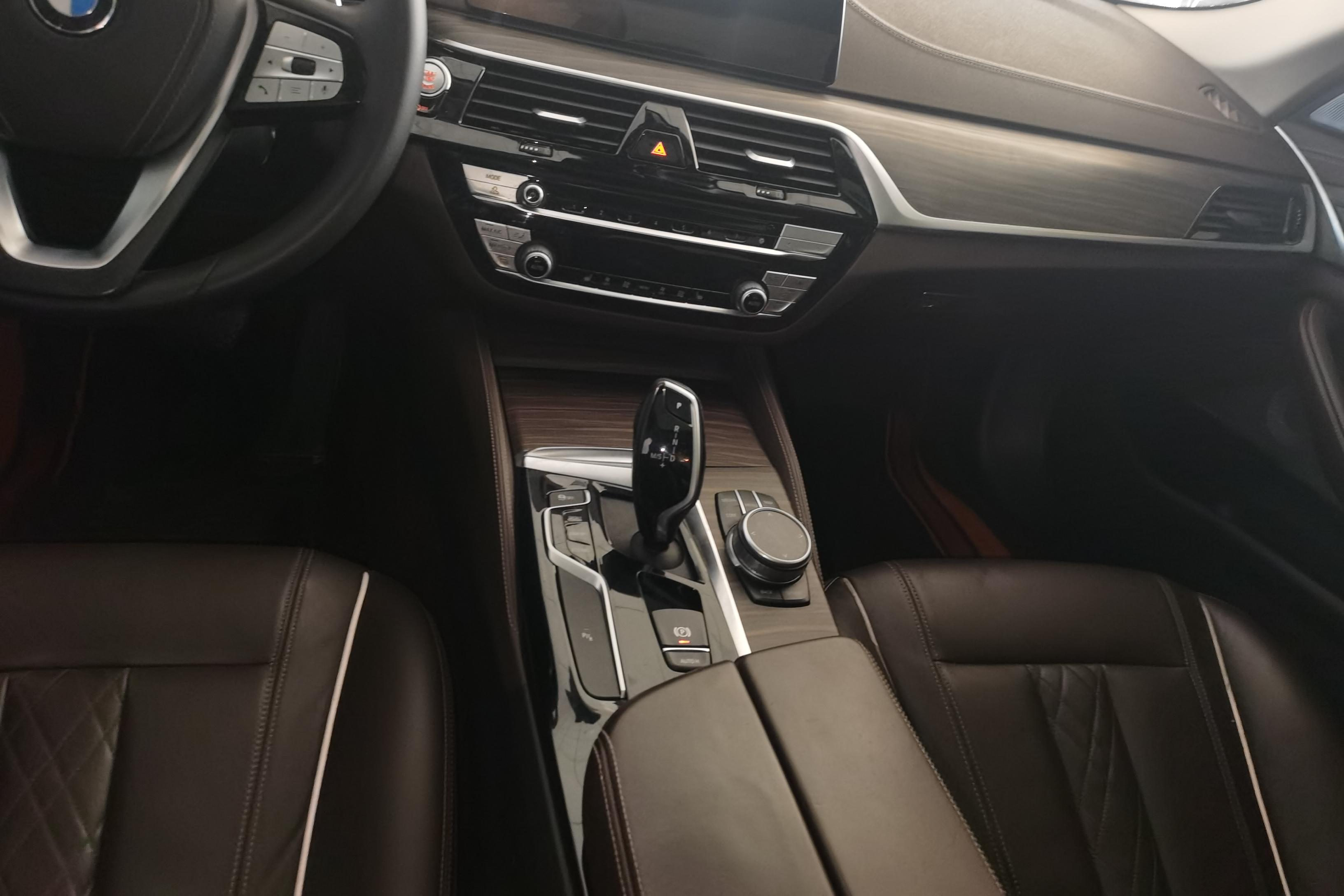 宝马5系 530Li 2021款 2.0T 自动 后驱 领先型豪华套装 (国Ⅵ) 
