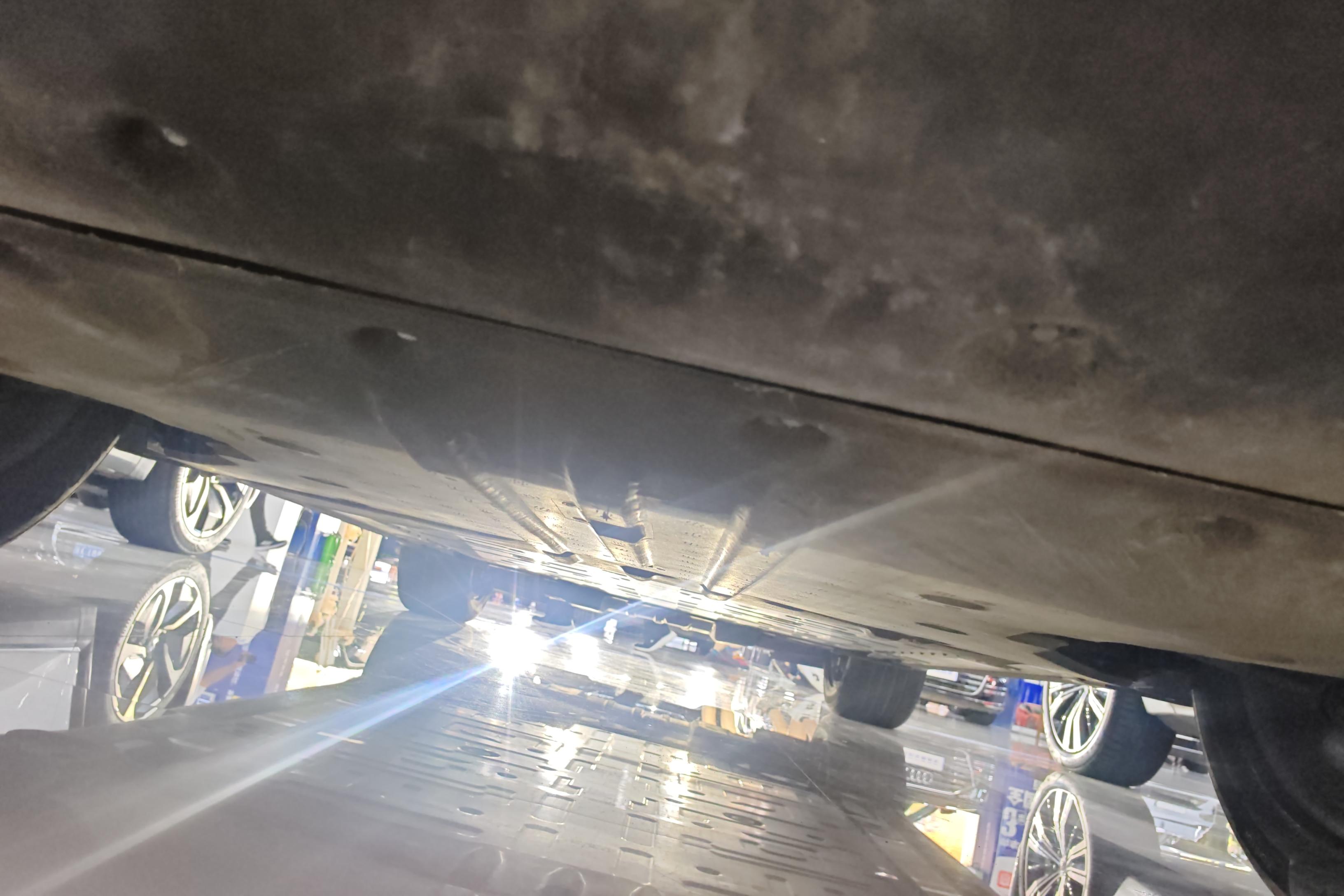 蔚来ES6 2019款 70kWh420km四驱 纯电动 运动版420KM 
