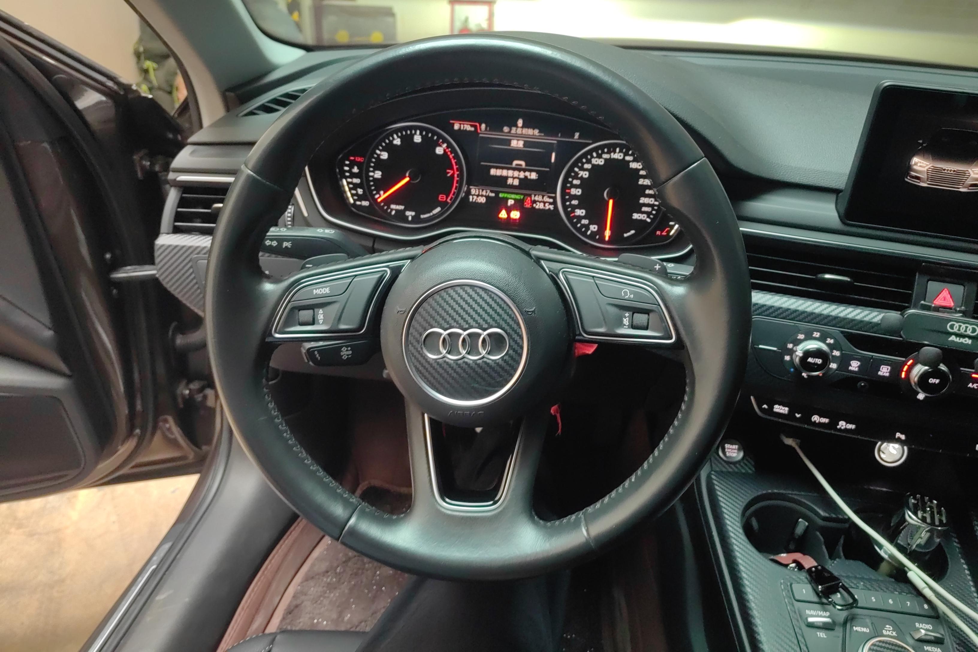 奥迪A4L 40TFSI 2018款 2.0T 自动 前驱 30周年进取型 (国Ⅴ) 