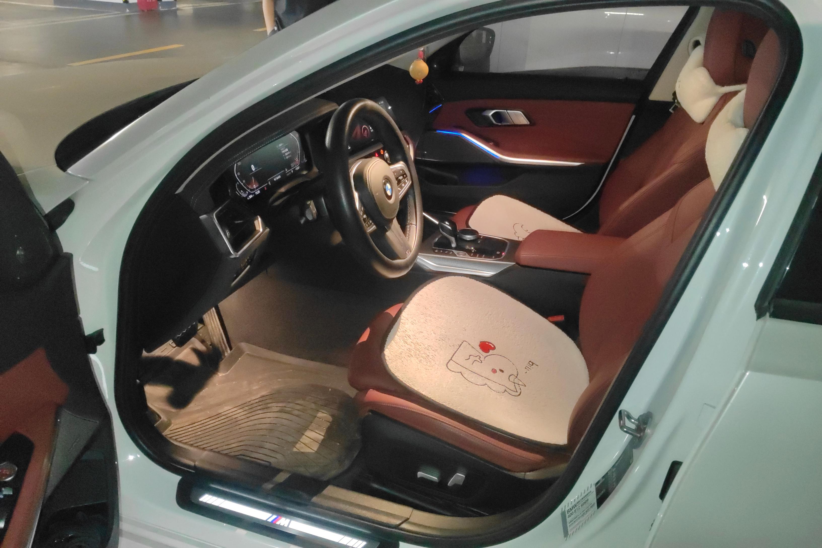 宝马3系 330i 2021款 2.0T 自动 后驱 M运动曜夜套装 (国Ⅵ) 