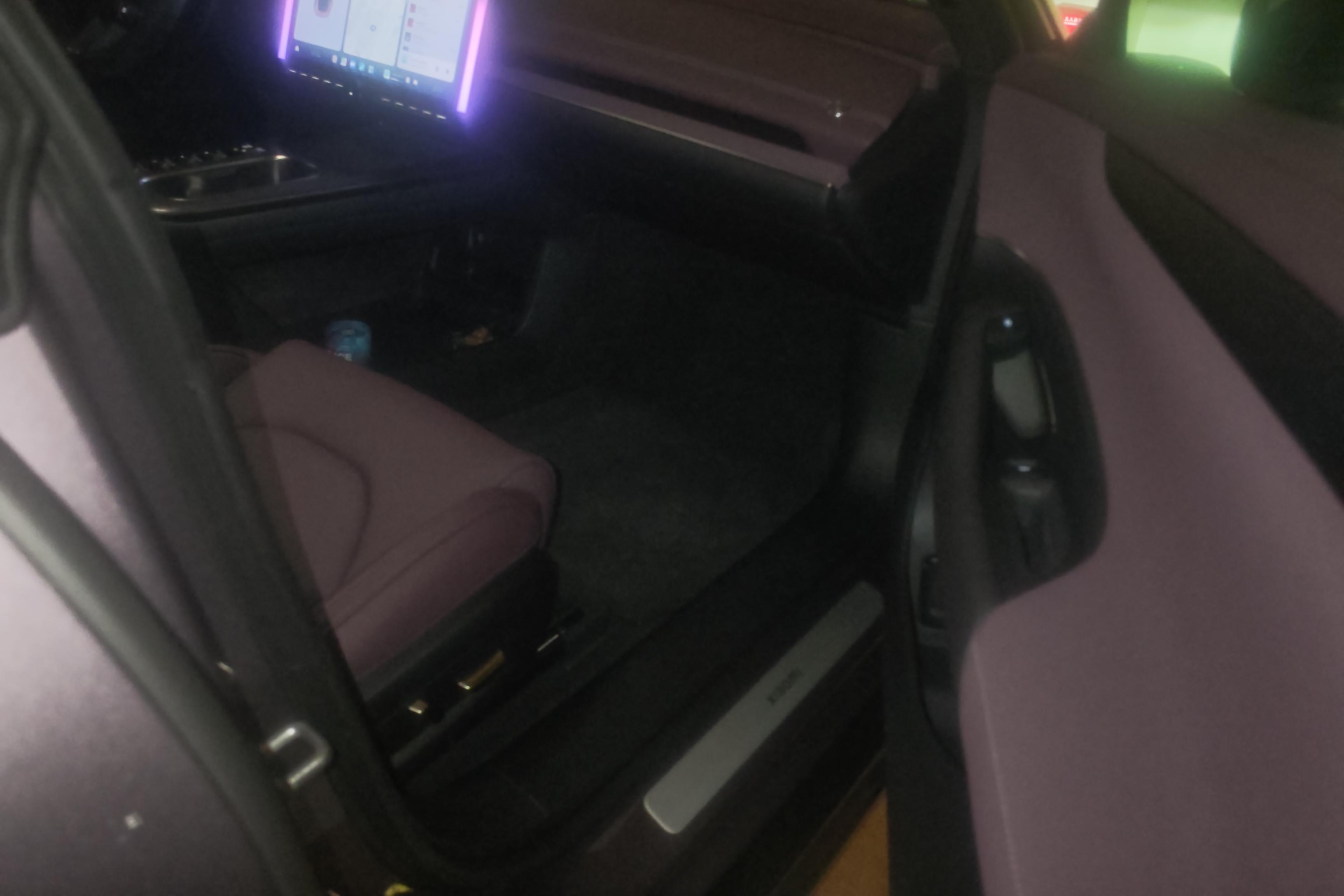 小米汽车SU7 2024款 0.0T 自动 750km-Max创始版 