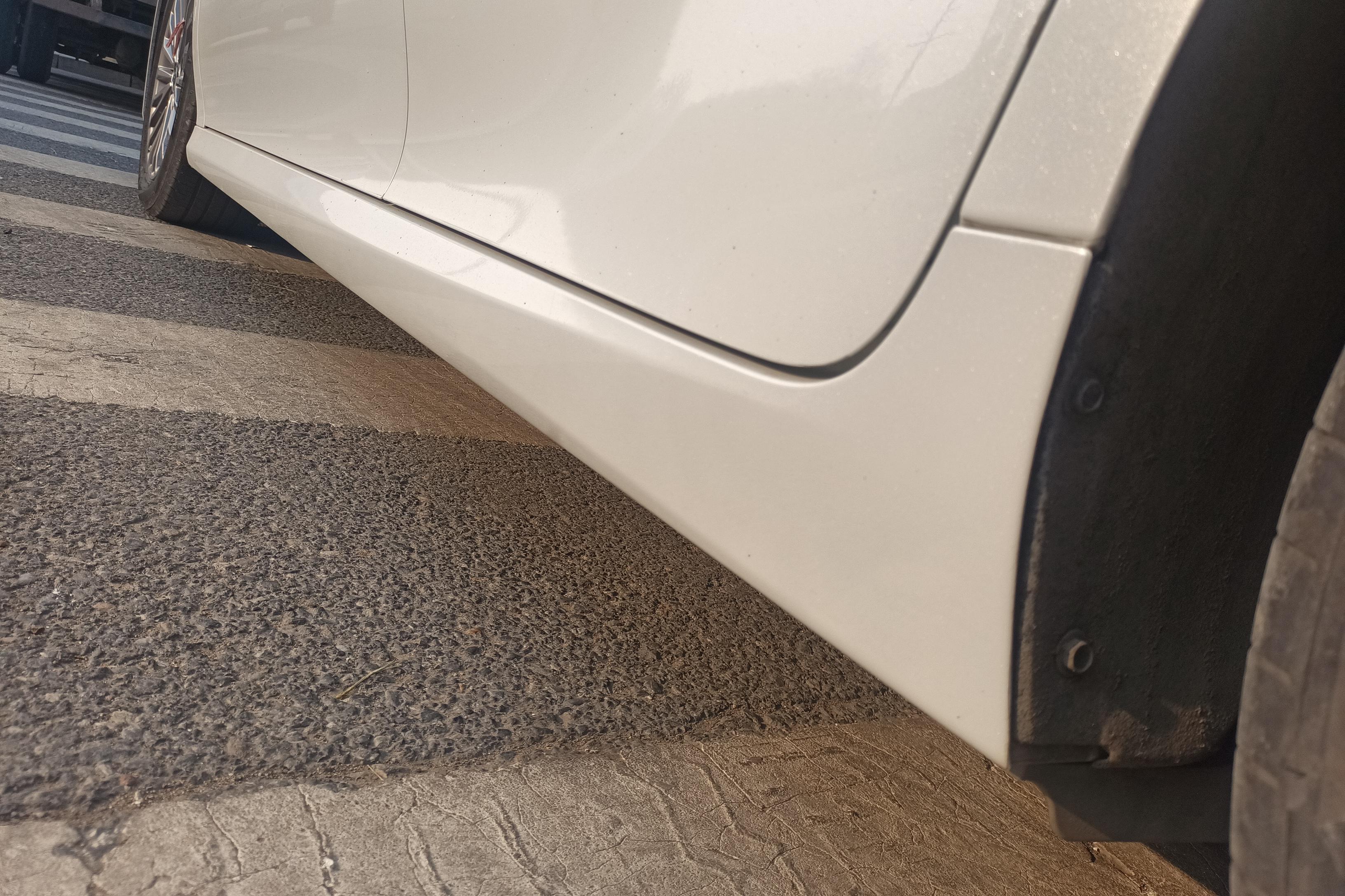 丰田凯美瑞 2024款 2.0L 自动 尊贵版 (国Ⅵ) 