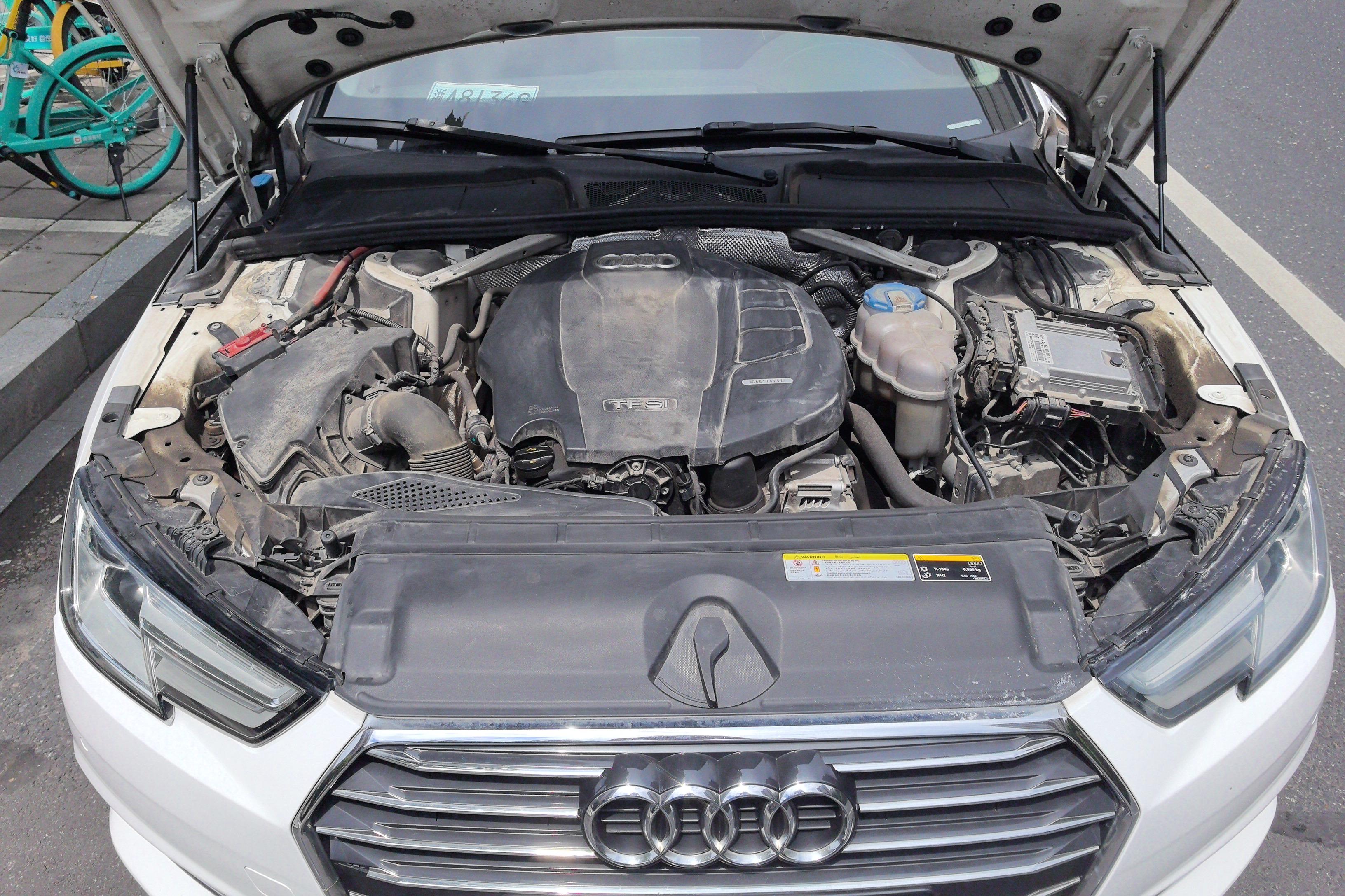 奥迪A4L 40TFSI 2018款 2.0T 自动 前驱 30周年进取型 (国Ⅴ) 