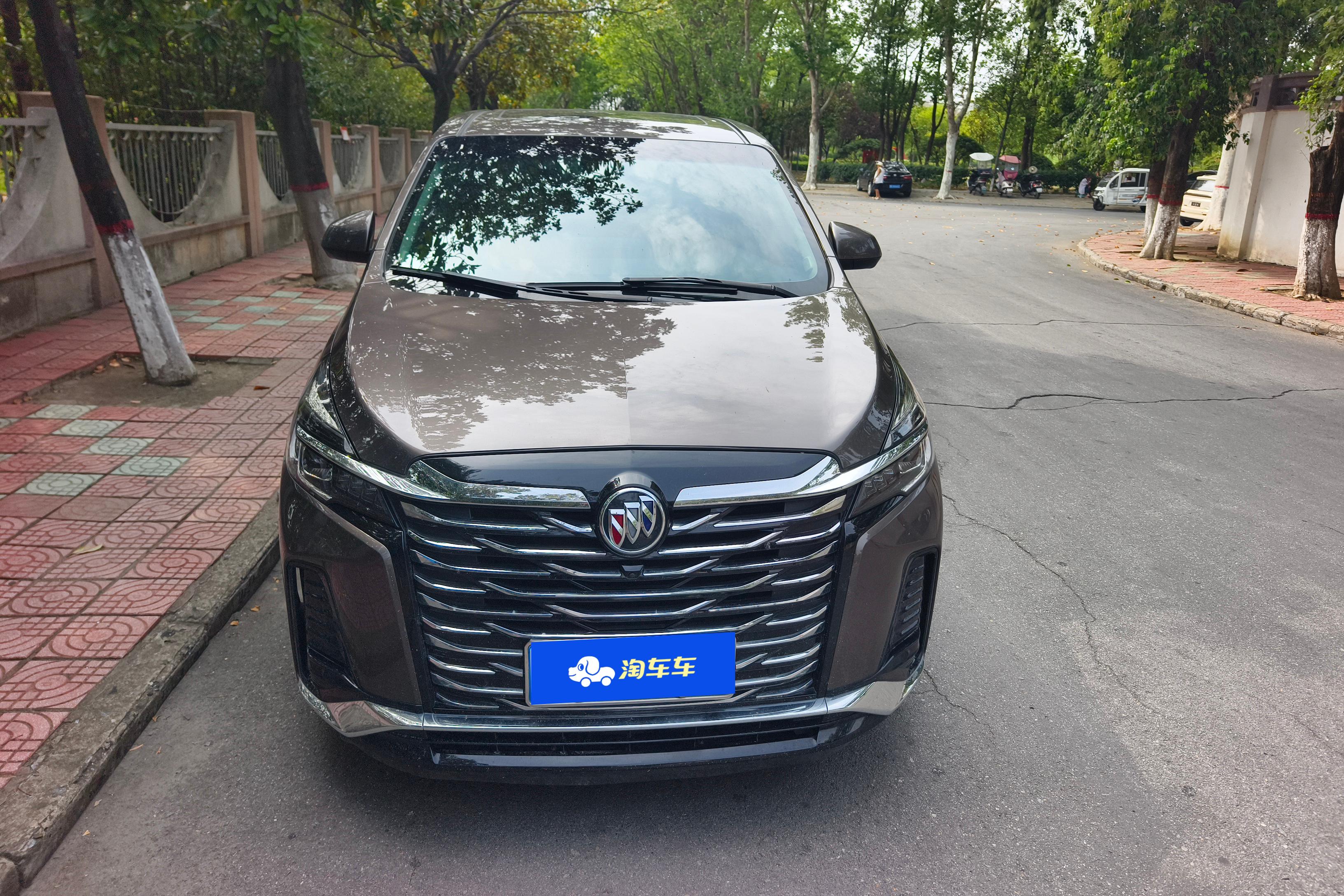 【潍坊二手别克GL8】别克GL8 陆上公务舱 2023款 2.0T 自动 前驱 7座 652T豪华型