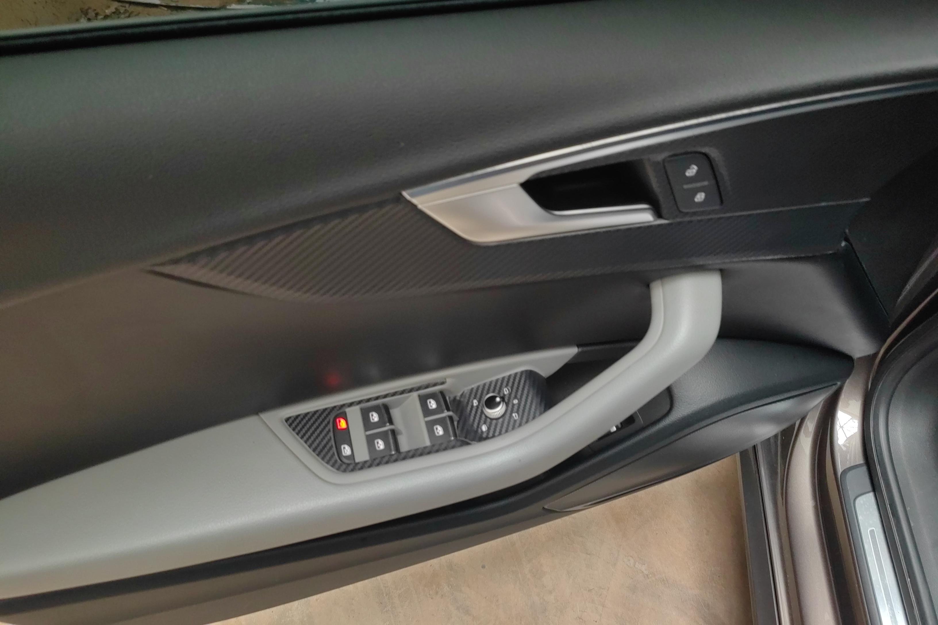 奥迪A4L 40TFSI 2018款 2.0T 自动 前驱 30周年进取型 (国Ⅴ) 