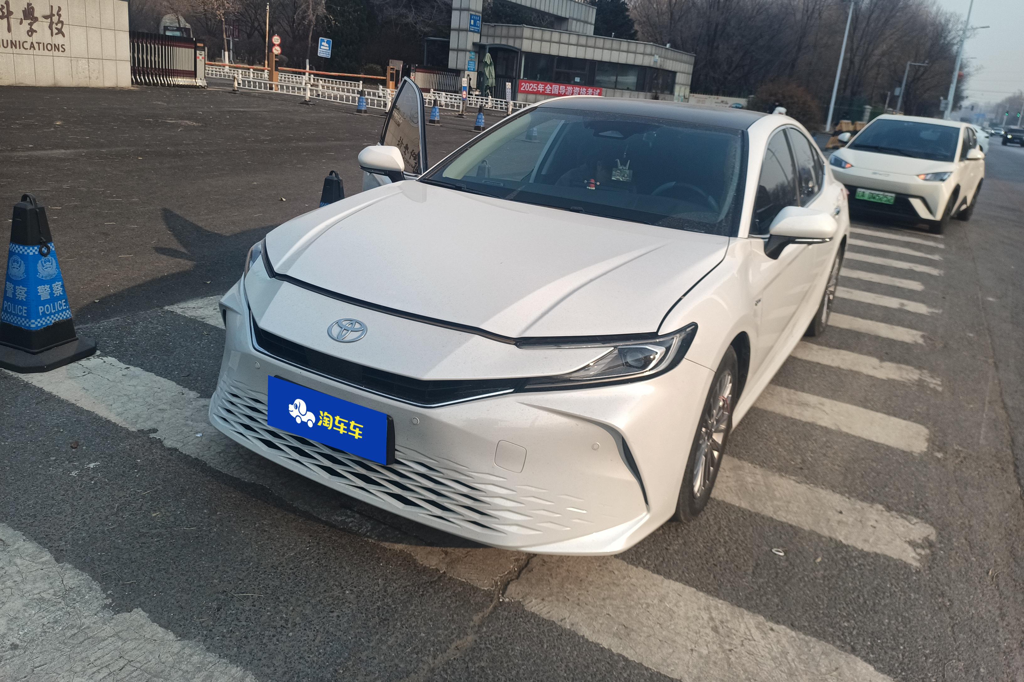 丰田凯美瑞 2024款 2.0L 自动 尊贵版 (国Ⅵ) 