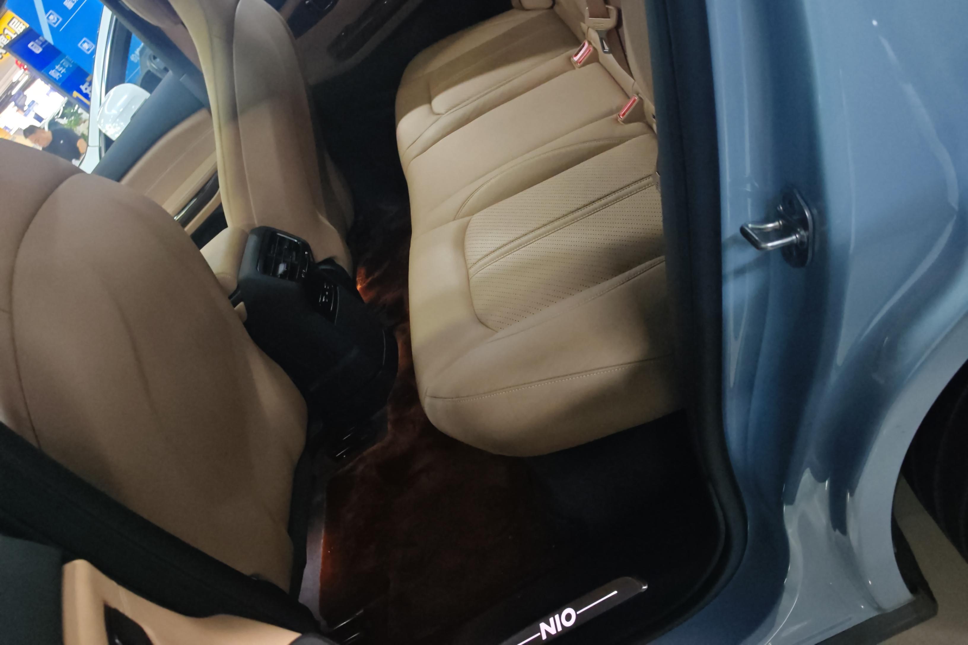 蔚来ES6 2019款 70kWh420km四驱 纯电动 运动版420KM 
