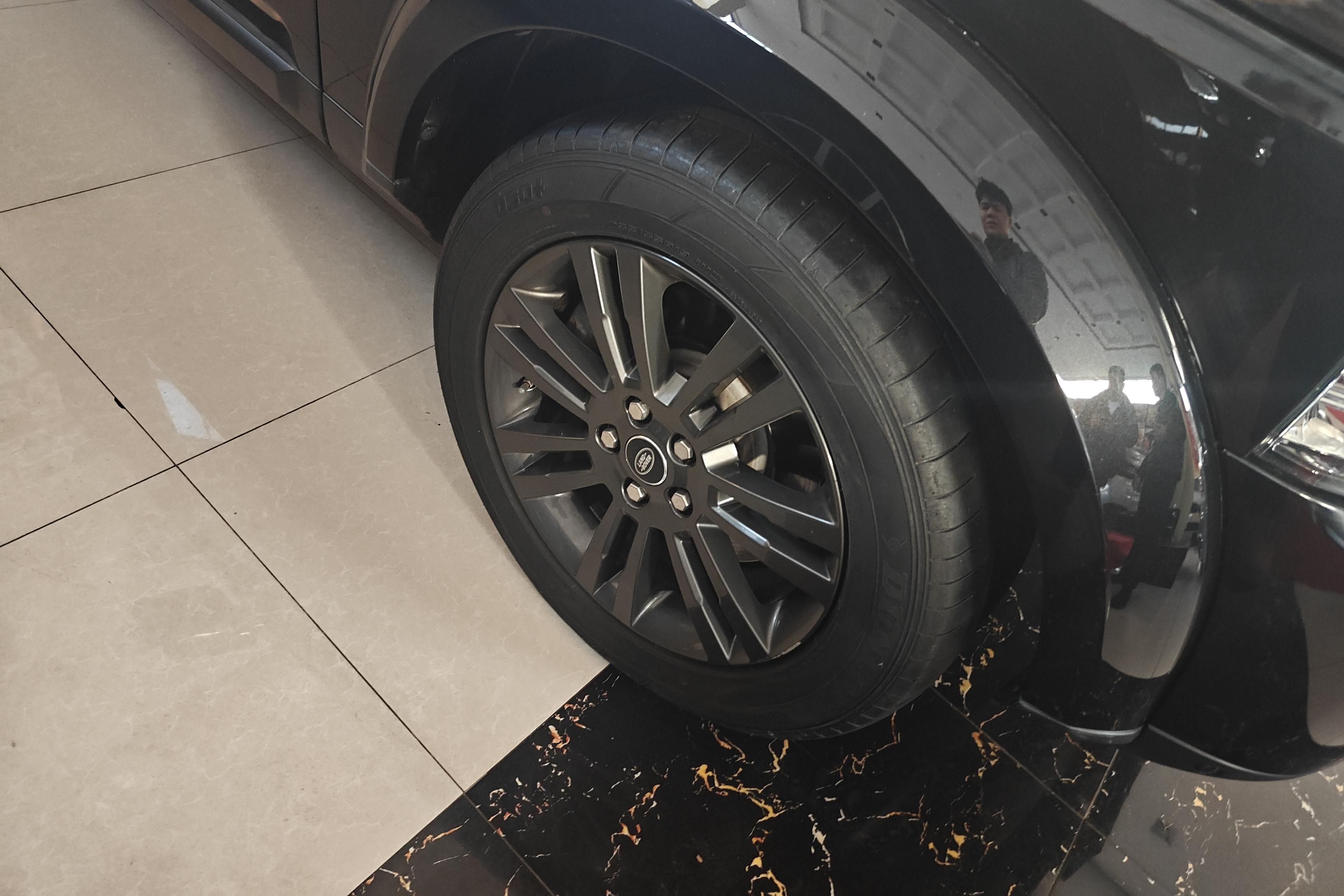 路虎发现 4 2016款 3.0T 自动 四驱 5座 曜黑典藏版HSE 