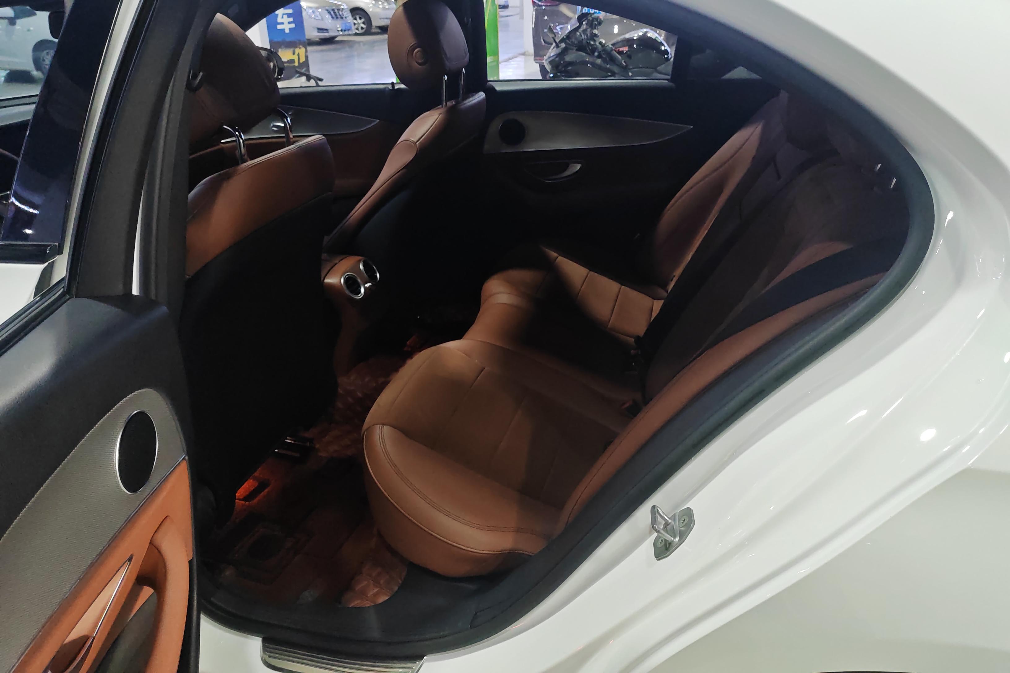 奔驰E级 E200 2018款 2.0T 自动 后驱 运动型 (国Ⅴ) 