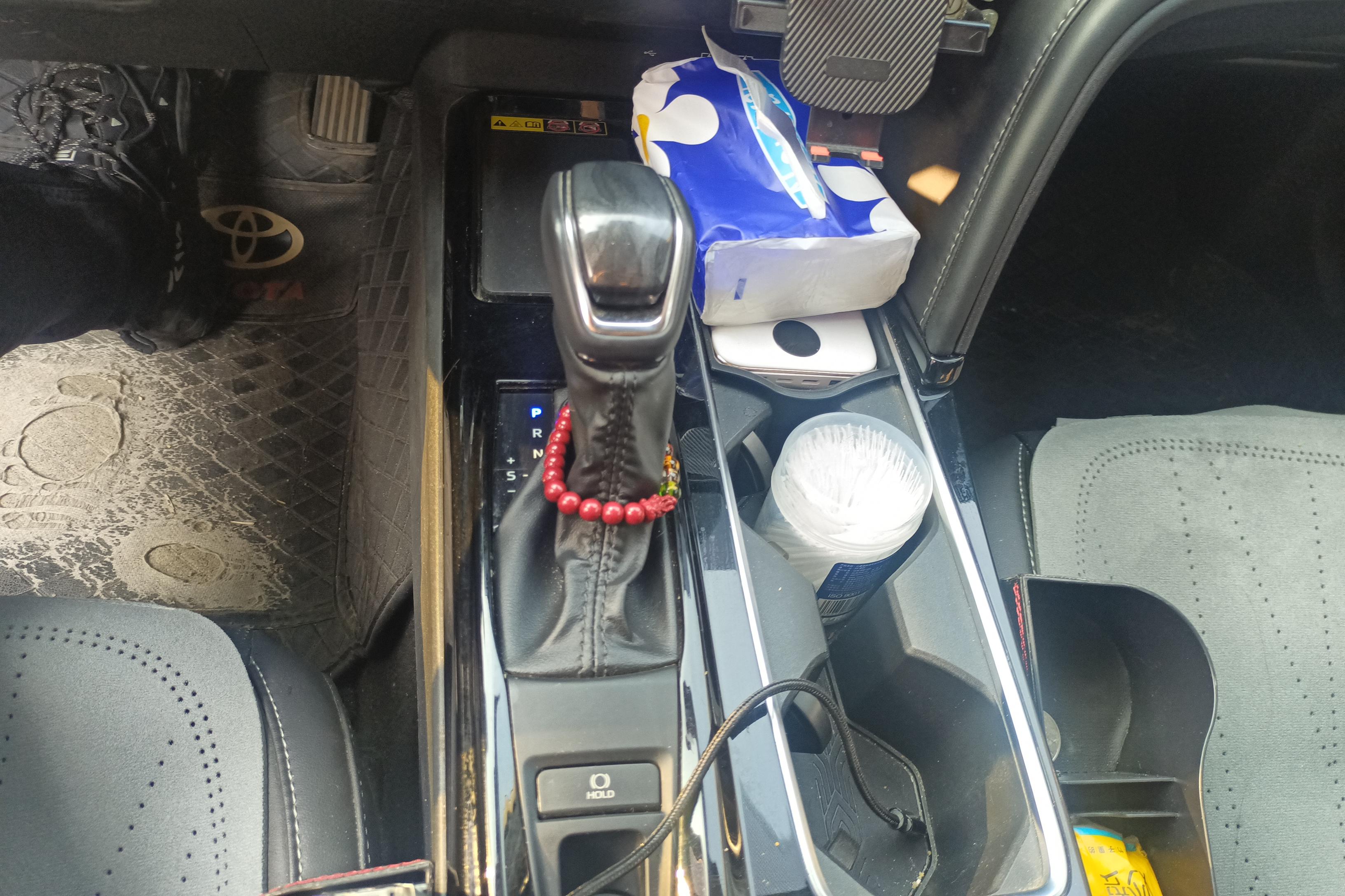 丰田凯美瑞 2024款 2.0L 自动 尊贵版 (国Ⅵ) 