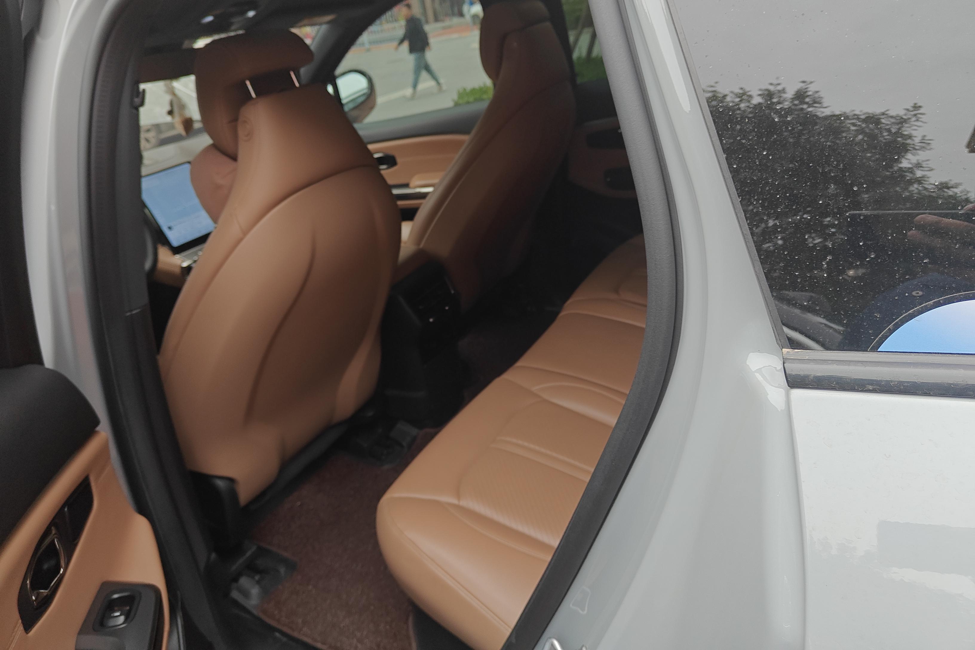 蔚来ES6 2020款 70kWh420km四驱 纯电动 运动版420KM 