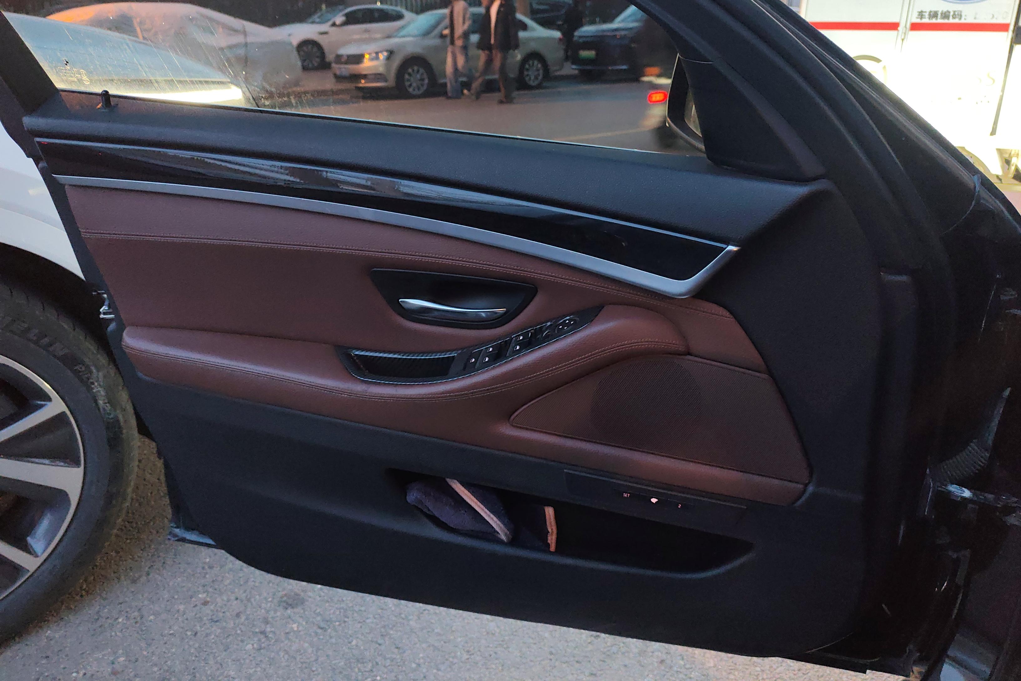 宝马5系 520Li 2014款 2.0T 自动 后驱 典雅型 (国Ⅳ) 