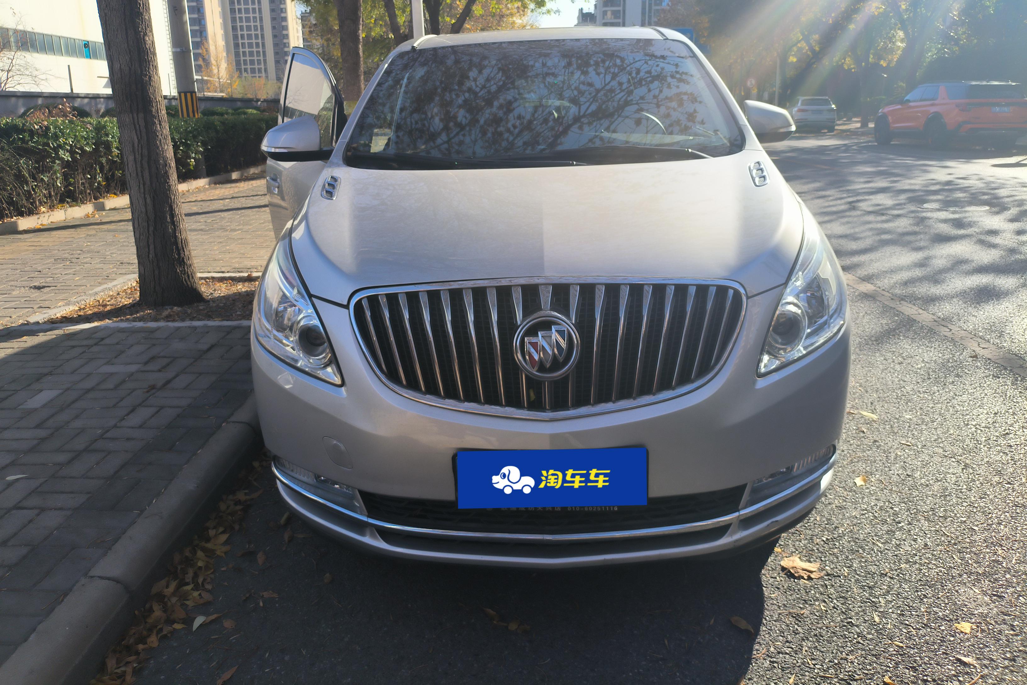 【西安二手别克GL8】别克GL8 2015款 2.4L 自动 前驱 7座 豪华商务尊享版
