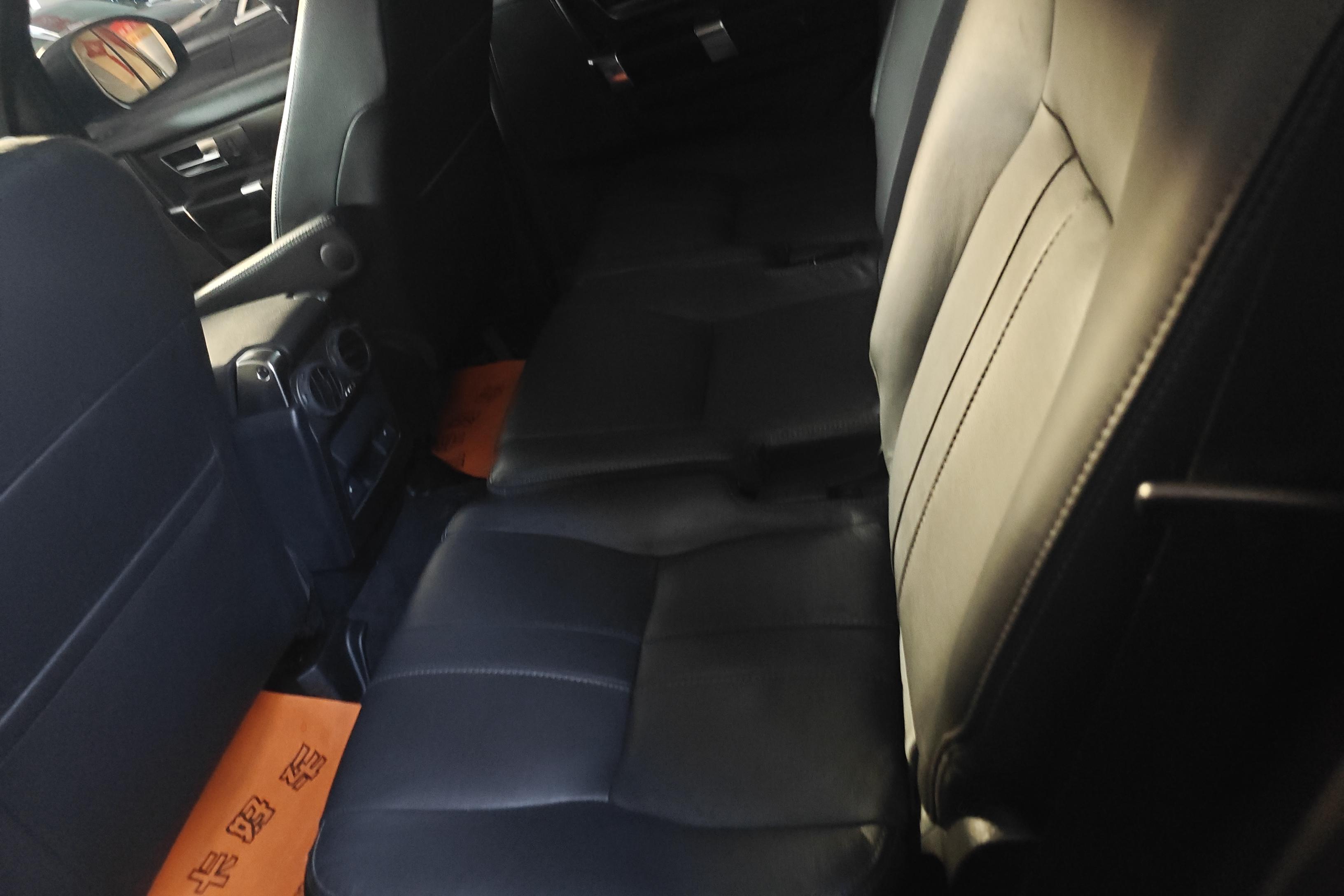 路虎发现 4 2016款 3.0T 自动 四驱 5座 曜黑典藏版HSE 