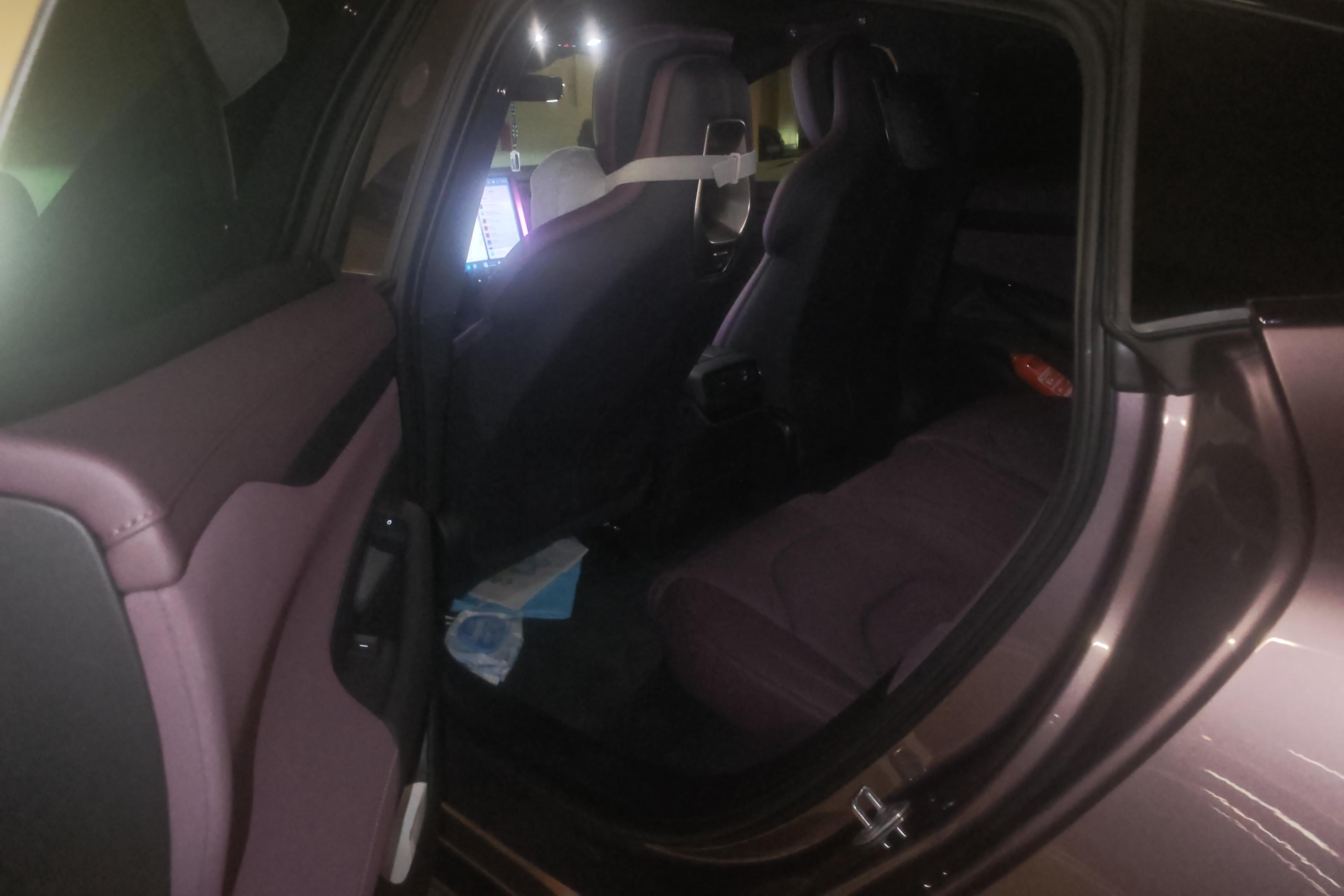 小米汽车SU7 2024款 0.0T 自动 750km-Max创始版 