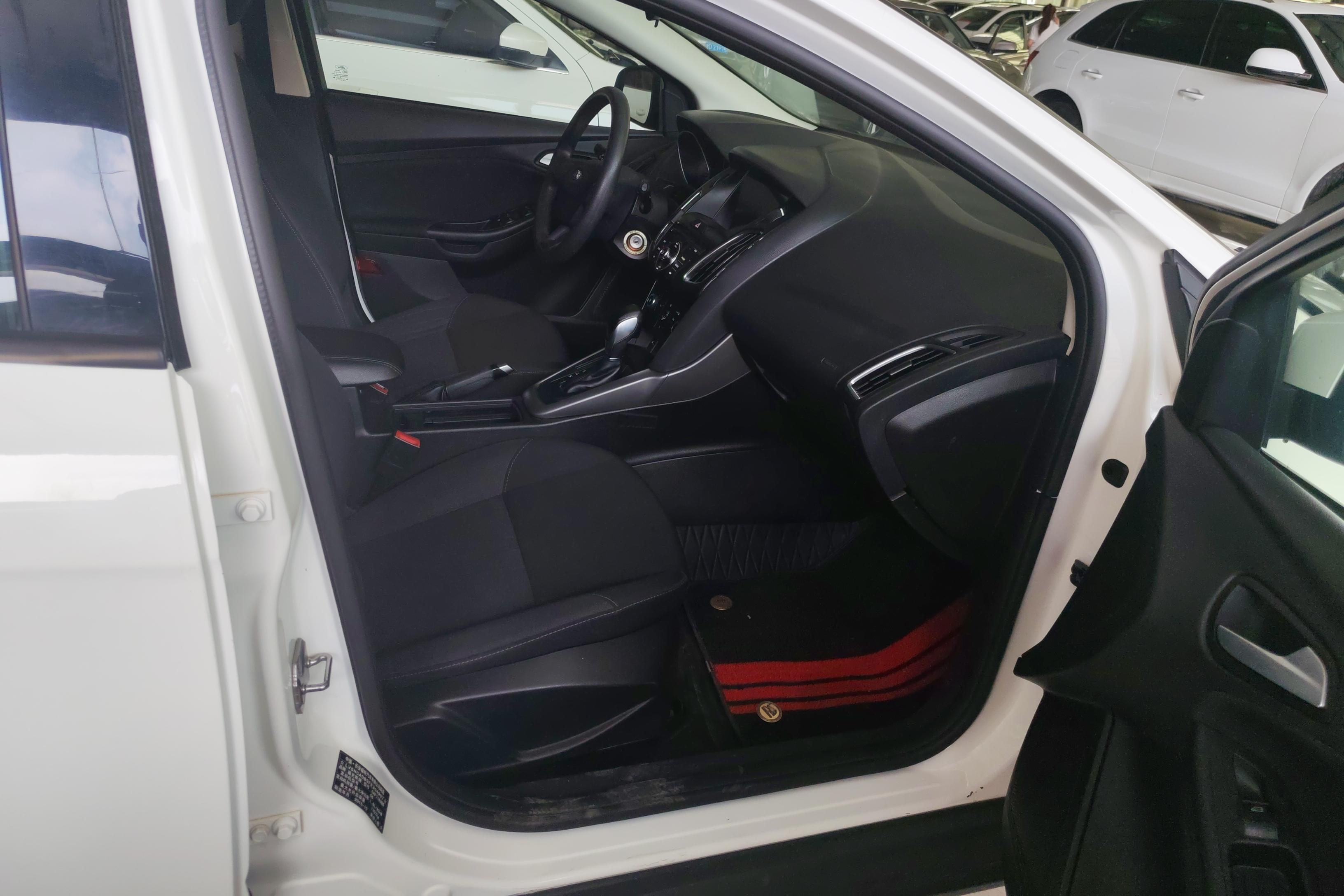 福特福克斯两厢 2015款 1.6L 自动 前驱 舒适型 (国Ⅴ) 