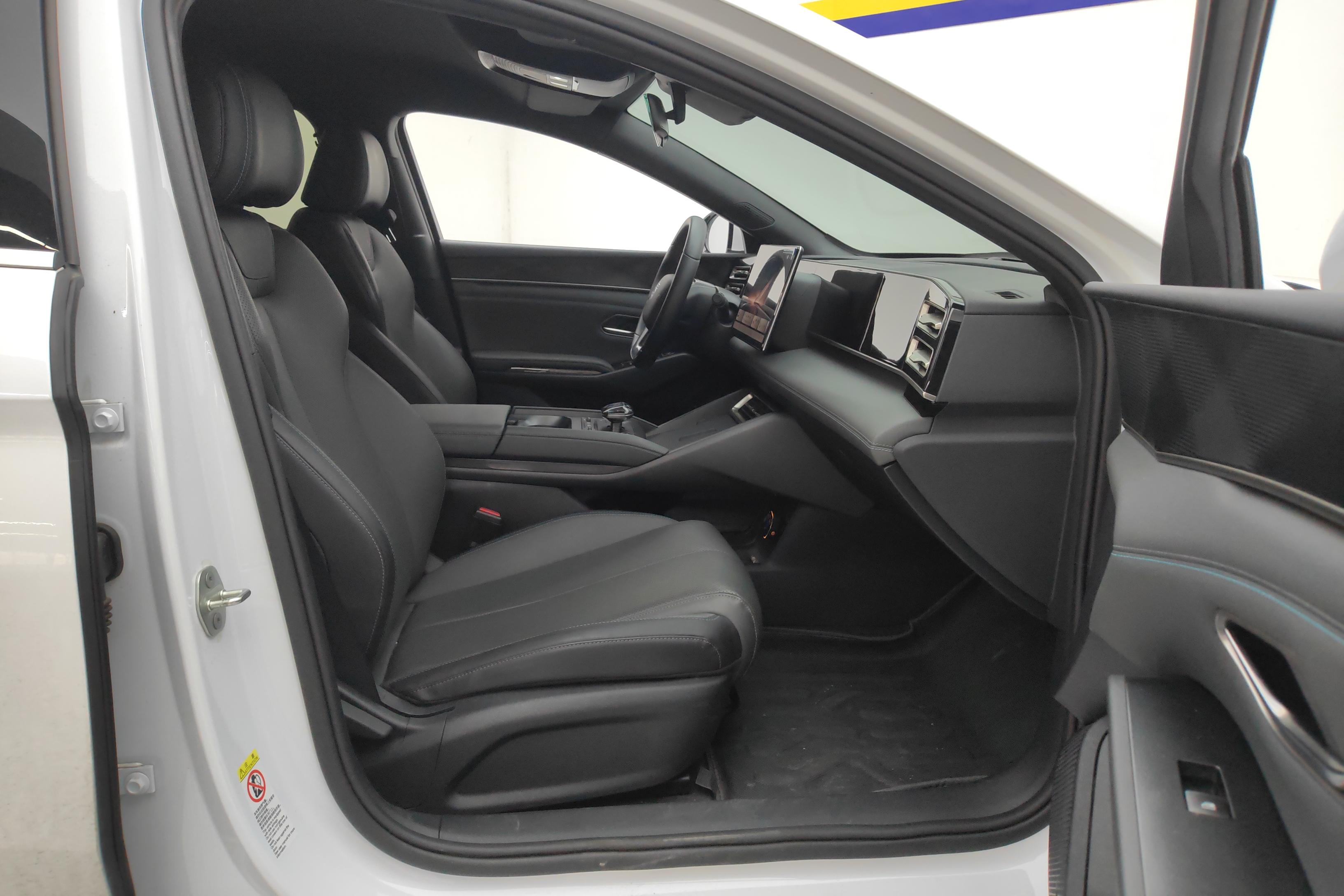 比亚迪秦L 2025款 10.08kWh1.5L 前驱 插电式油电混合 80KM领先型 (国Ⅵ) 