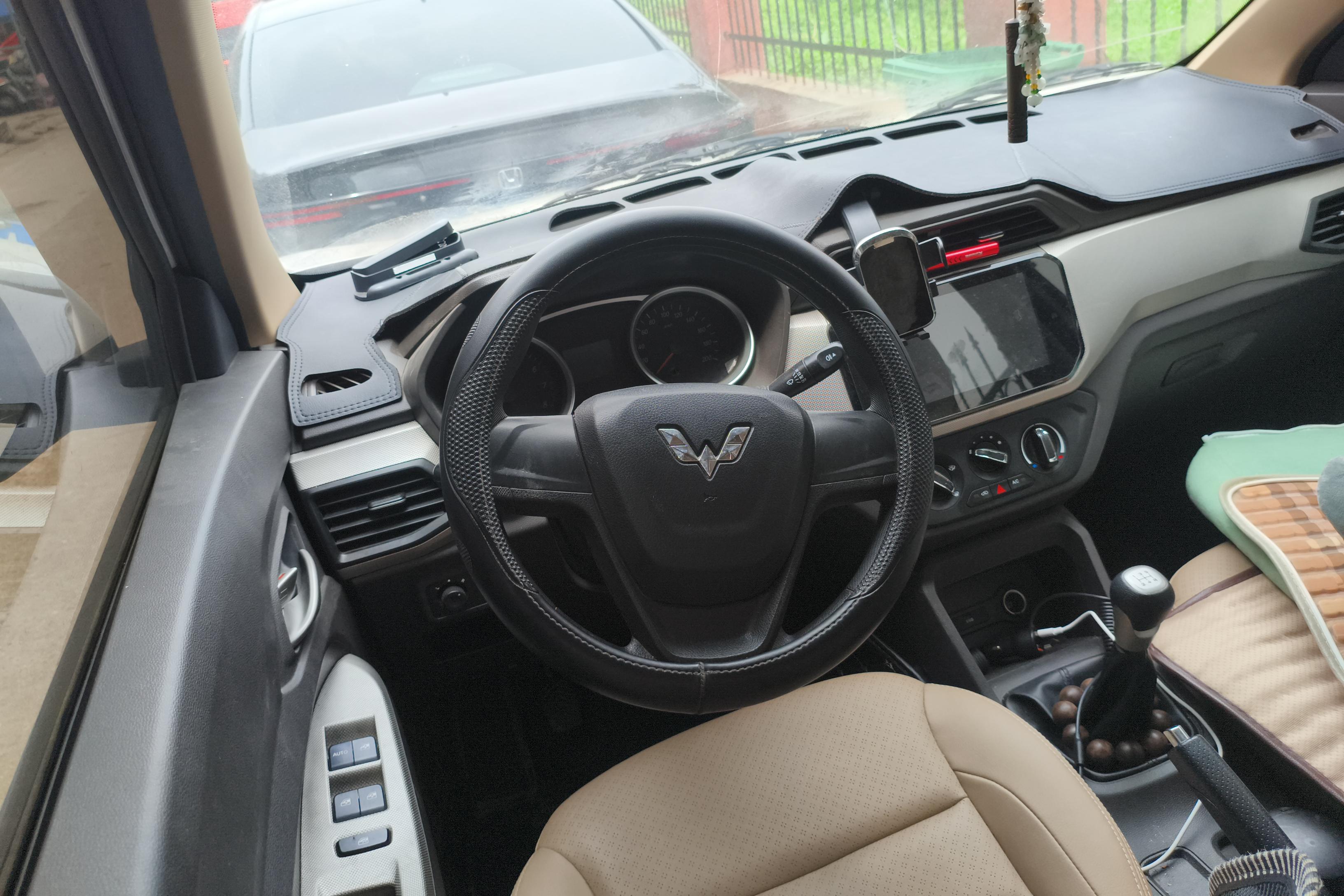五菱宏光 S 2018款 1.5L 手动 后驱 7座 舒适型 (国Ⅴ) 