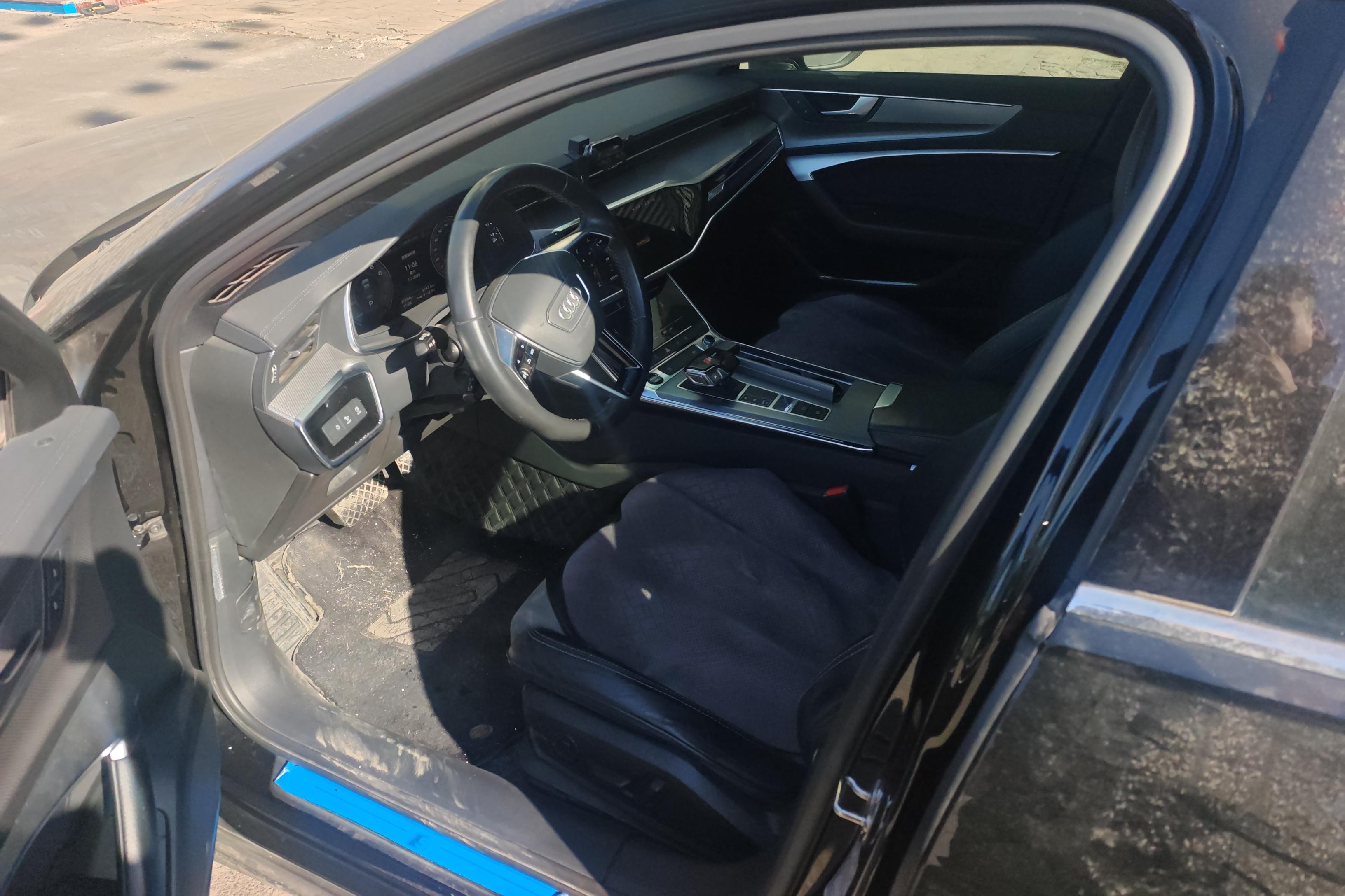 奥迪A6L 45TFSI 2021款 2.0T 自动 前驱 臻选动感型 (国Ⅵ) 