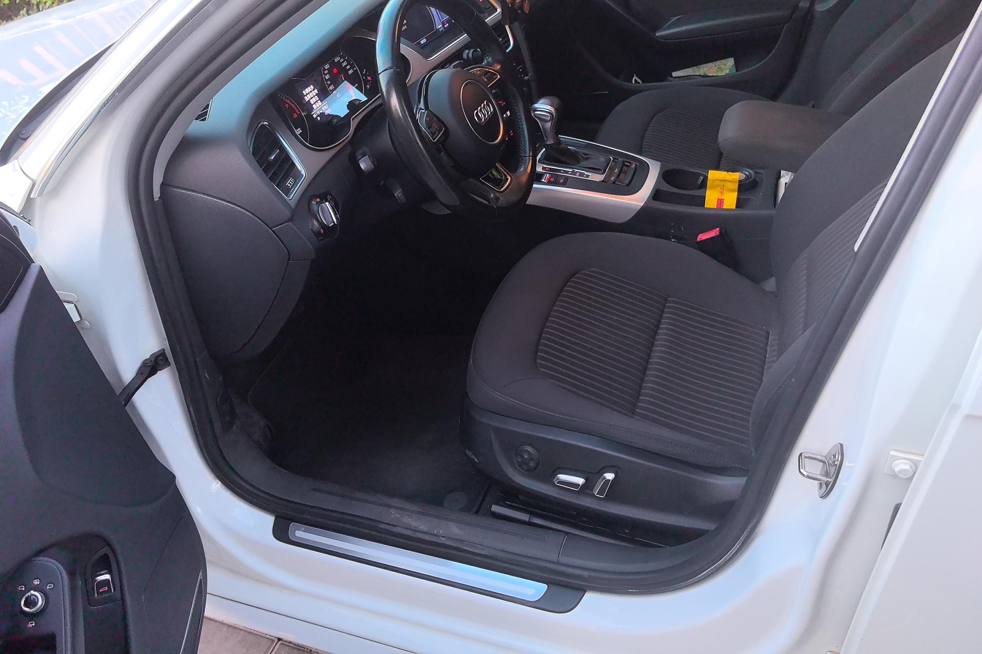 奥迪A4L 35TFSI 2015款 2.0T 自动 前驱 标准型 (国Ⅳ) 