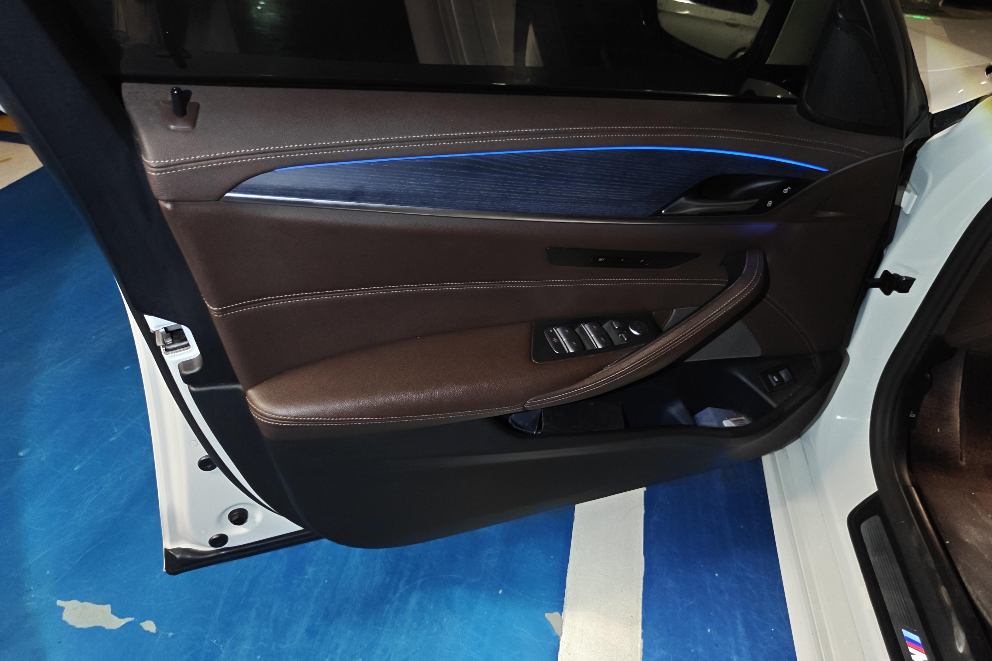 宝马5系 530Li 2022款 2.0T 自动 后驱 改款二领先型M运动套装 (国Ⅵ) 