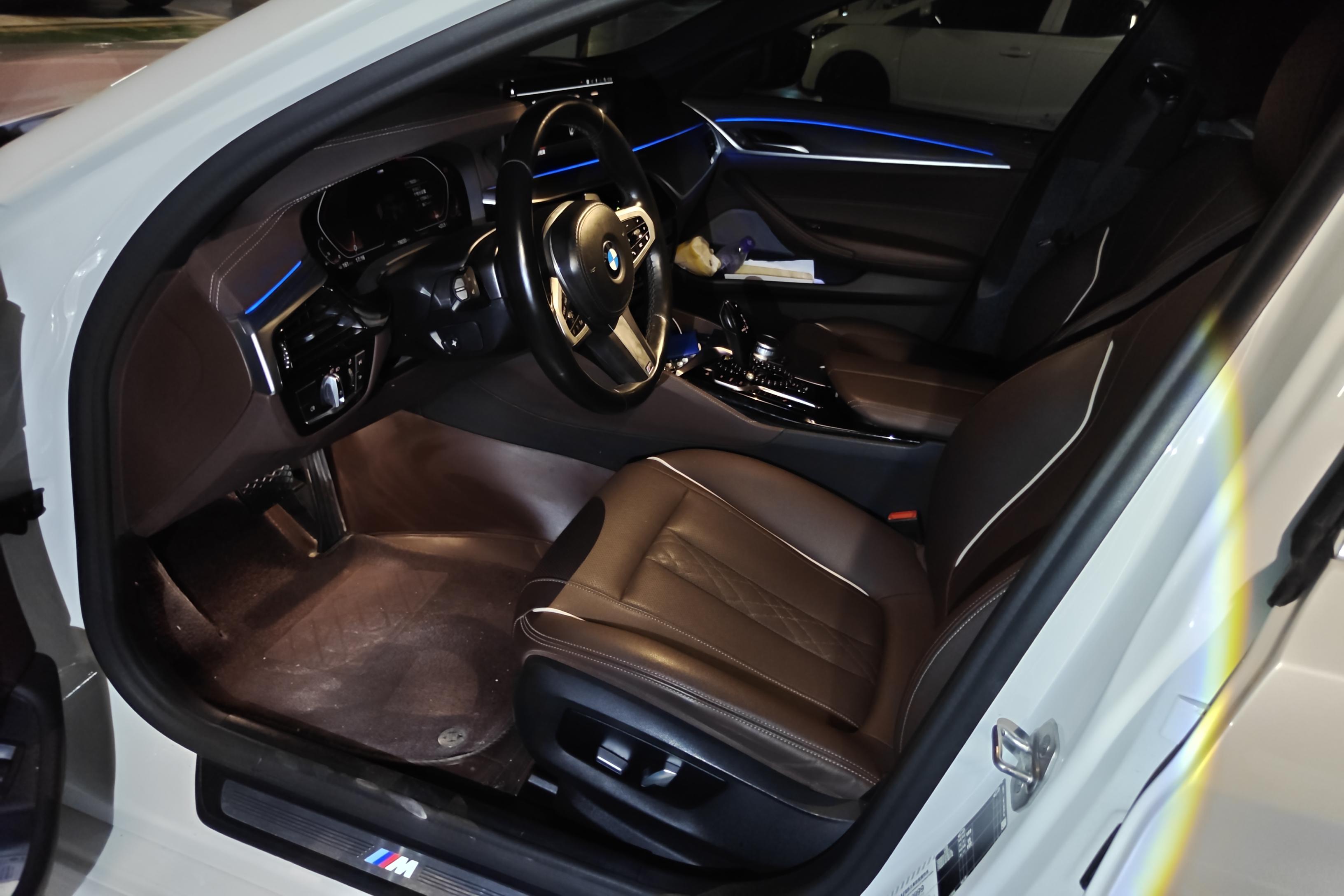 宝马5系 530Li 2022款 2.0T 自动 后驱 改款二领先型M运动套装 (国Ⅵ) 