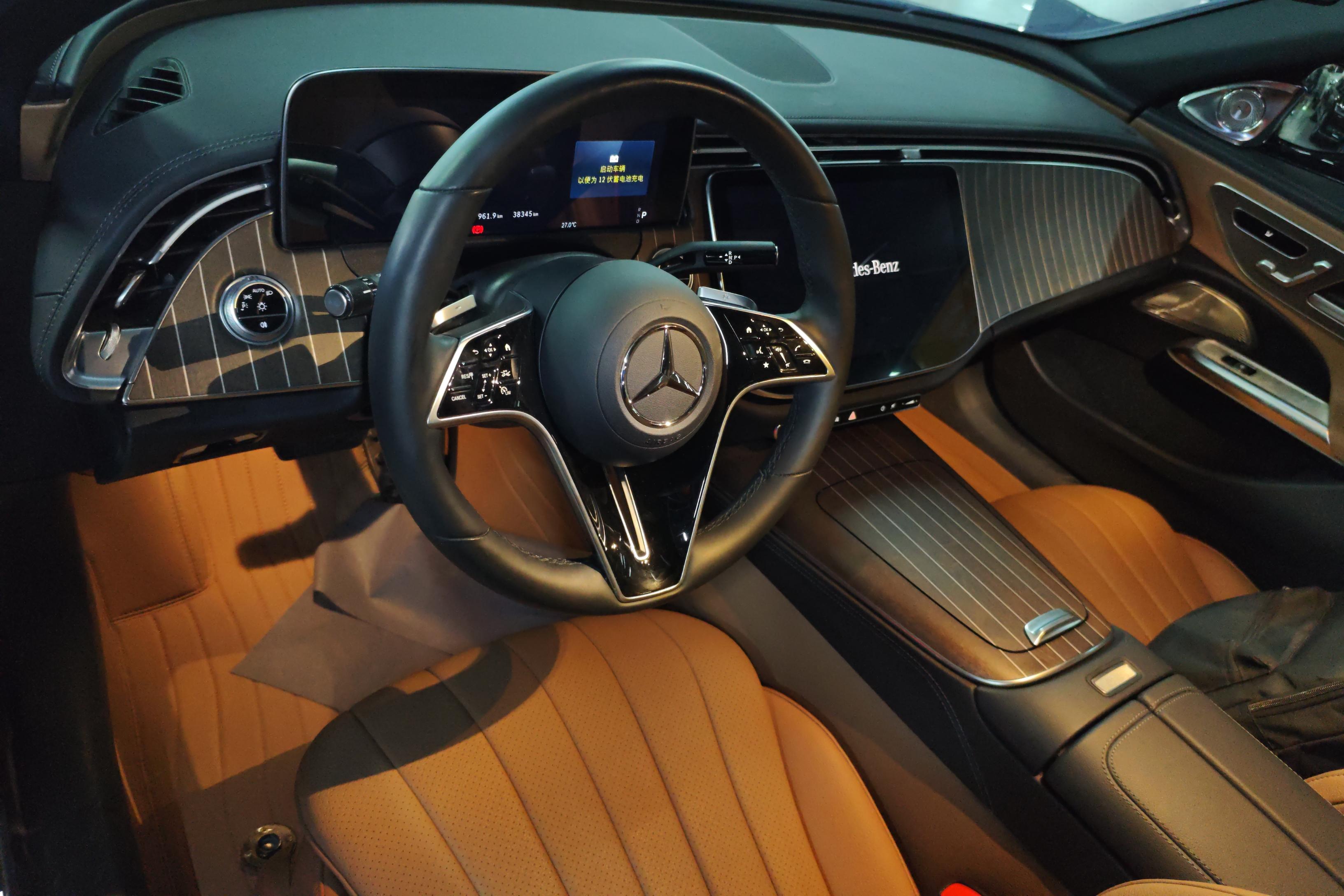 奔驰E级 E300L 2024款 2.0T 自动 后驱 时尚型 (国Ⅵ) 