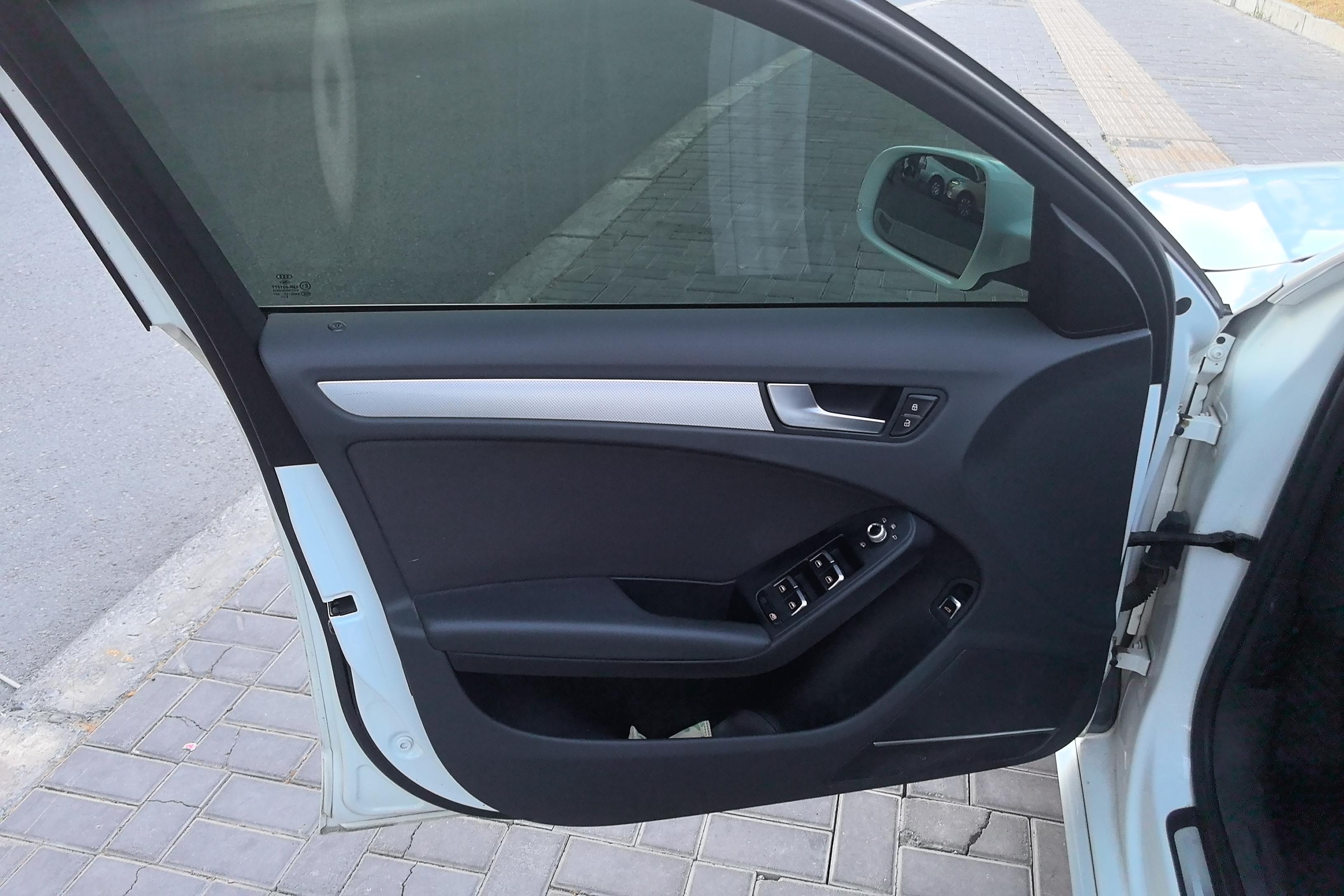 奥迪A4L 35TFSI 2015款 2.0T 自动 前驱 标准型 (国Ⅳ) 