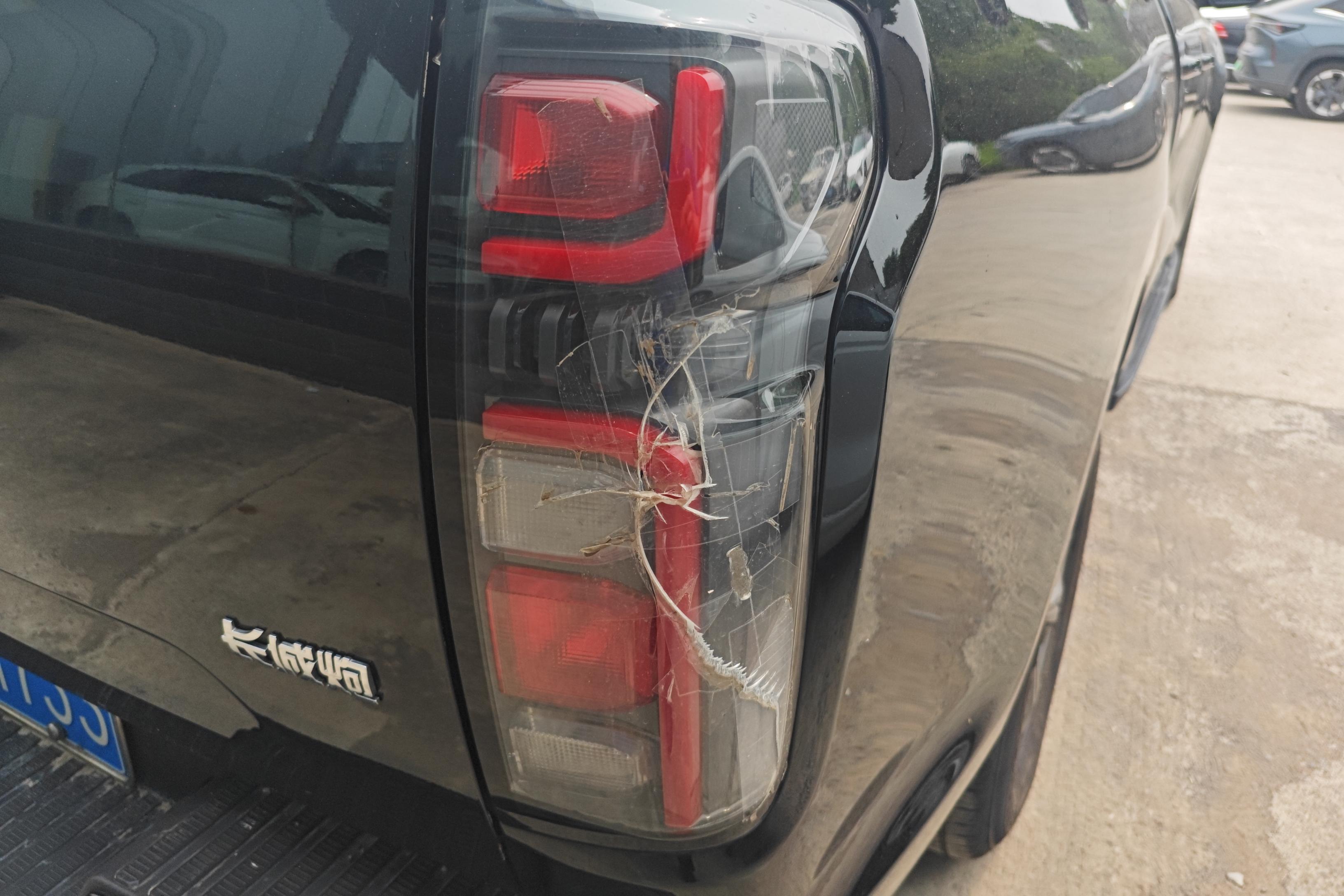 长城炮 商用版 2023款 2.0T 手动 精英型标箱 (国Ⅵ) 