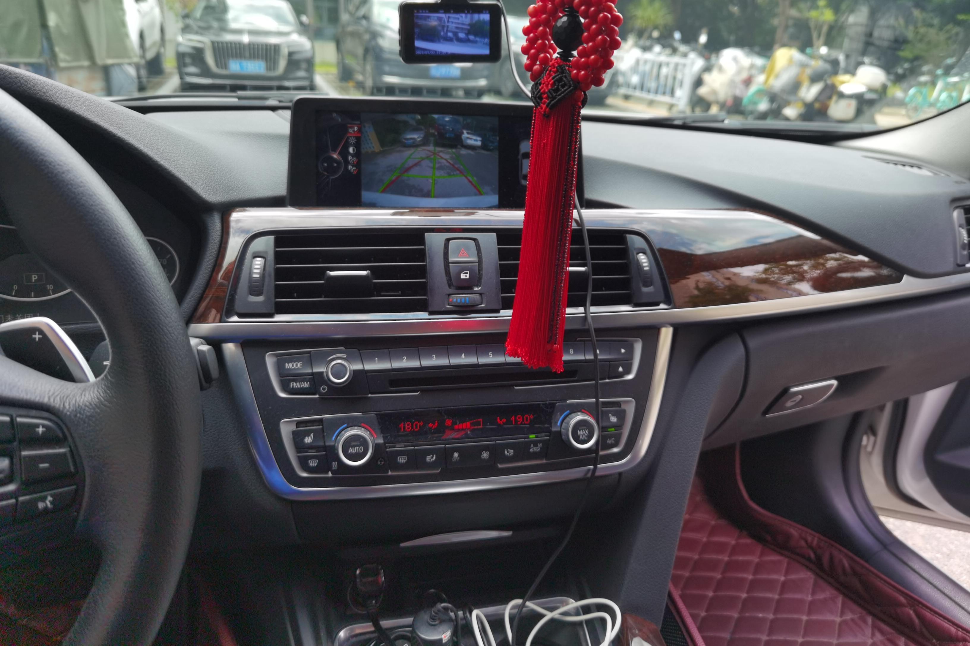 宝马3系 320Li 2015款 2.0T 自动 后驱 豪华设计套装 (国Ⅳ) 