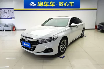 本田雅阁 2022款 混动 2.0L E-CVT 锐领版