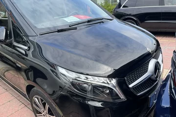 奔驰V级 2022款 V 260 L 豪华版