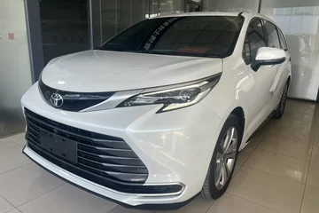 丰田赛那 2024款 双擎 2.5L 两驱臻享尊贵版