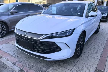 比亚迪秦L 2025款 DM-i 智驾版 1.5L 80km 超越型