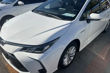 丰田卡罗拉 2022款 双擎 1.8L E-CVT 先锋版
