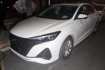 长安逸动 2025款 PLUS 1.5L 手动豪华版